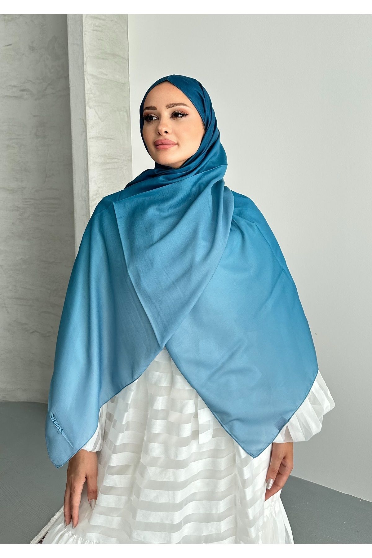 Stella Eşarp-Aural Indigo Color Gradient Pattern Soft Cotton Shawl 3