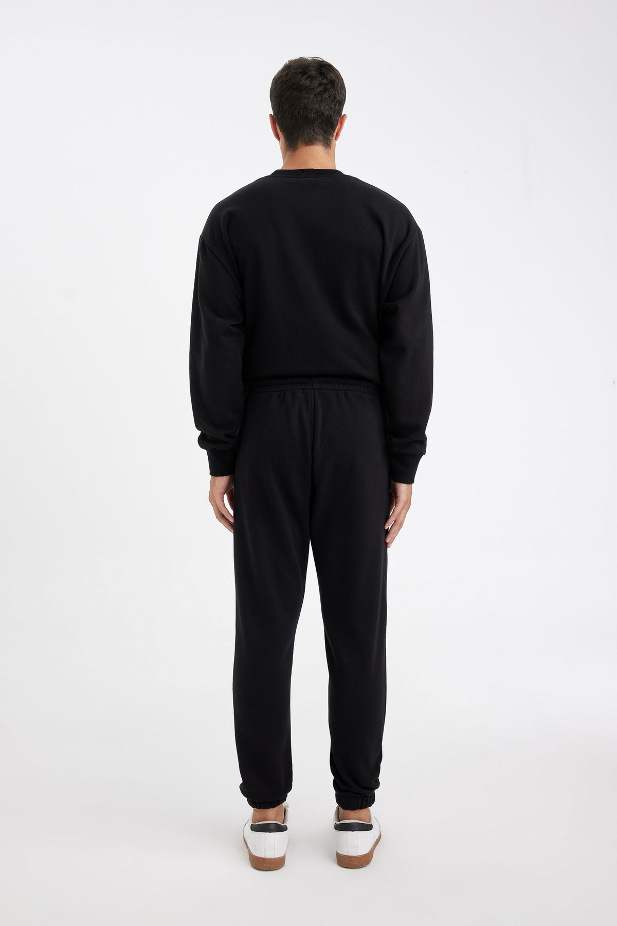 DeFacto-Jogger-Jogginghose, Standard-Passform, Basic, einfarbig, Taille, Schnürung, elastische Beinzwickel mit Taschen A6468AX24AU 7