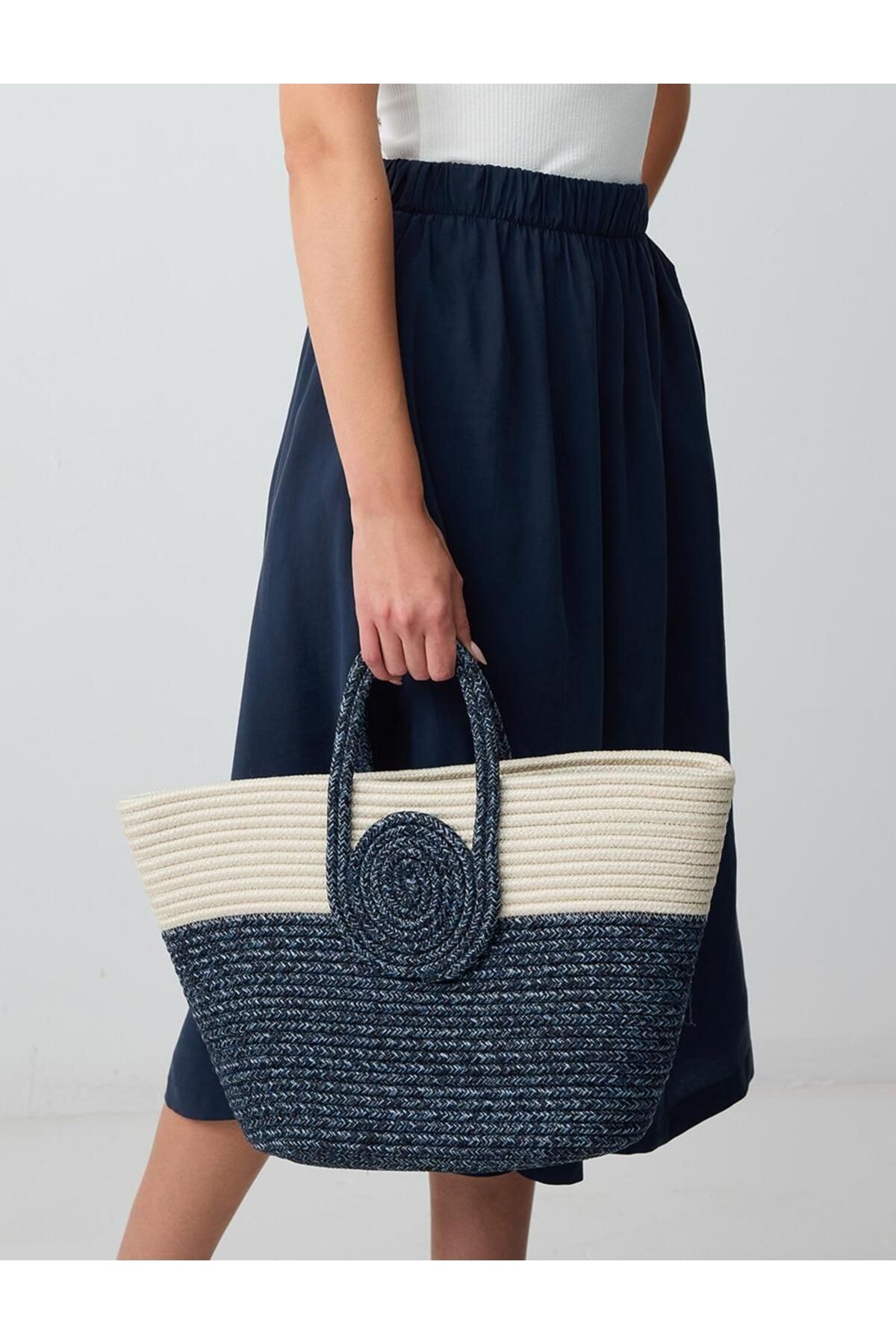 Jimmy Key-Navy Blue Color Blocked Straw Bag 3