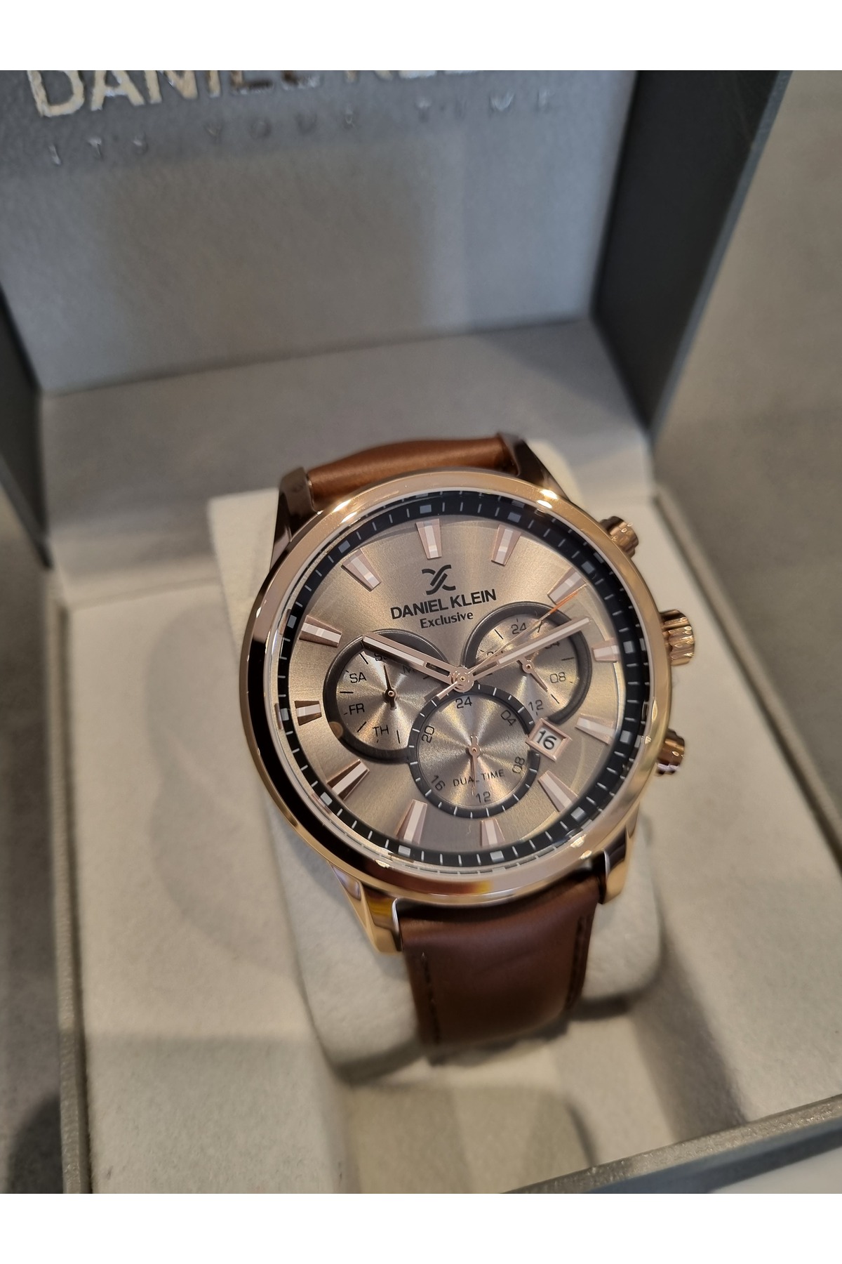 Daniel Klein Exclusive Model Fonksiyonlu Kahverengi Deri Kayış Takvimli Erkek Kol Saati görsel 3