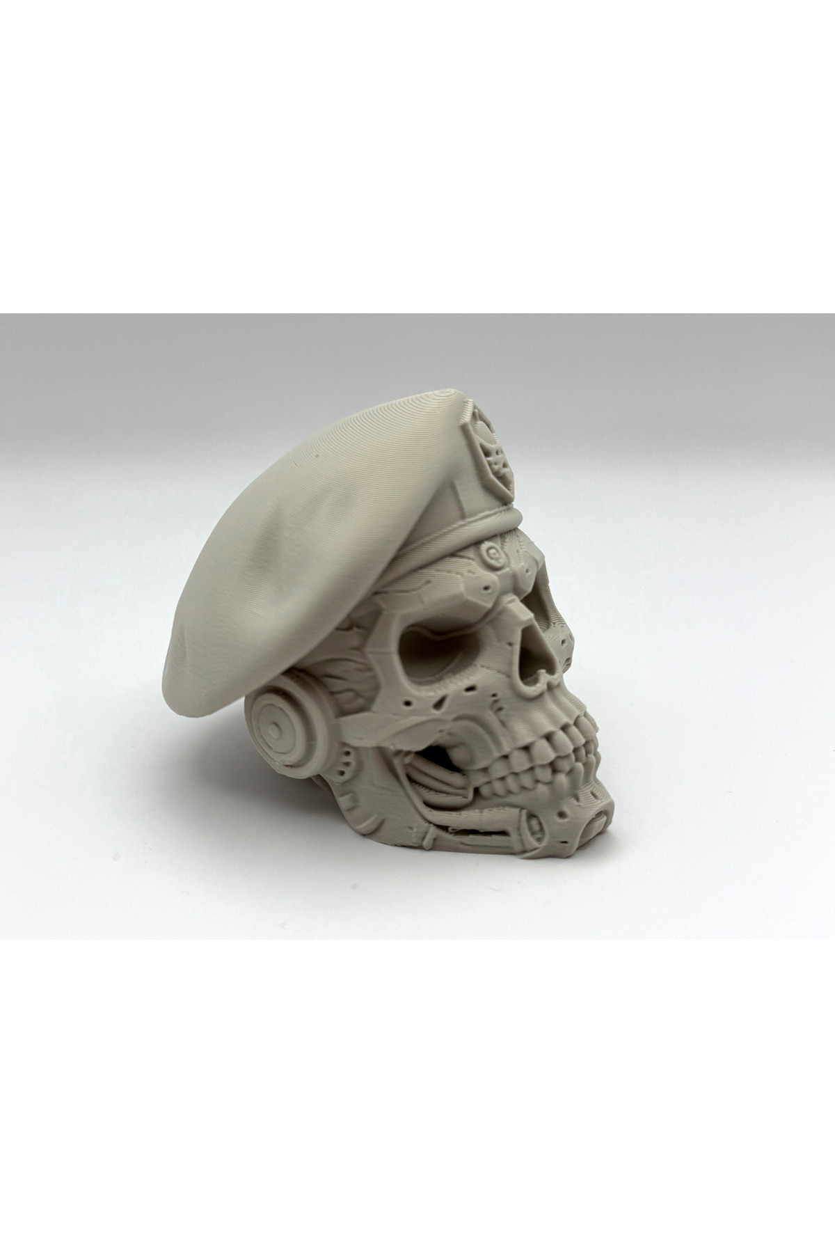 Figurine de crâne de cyber-soldat avec chapeau 10 cm | Objet de bureau décoratif gothique