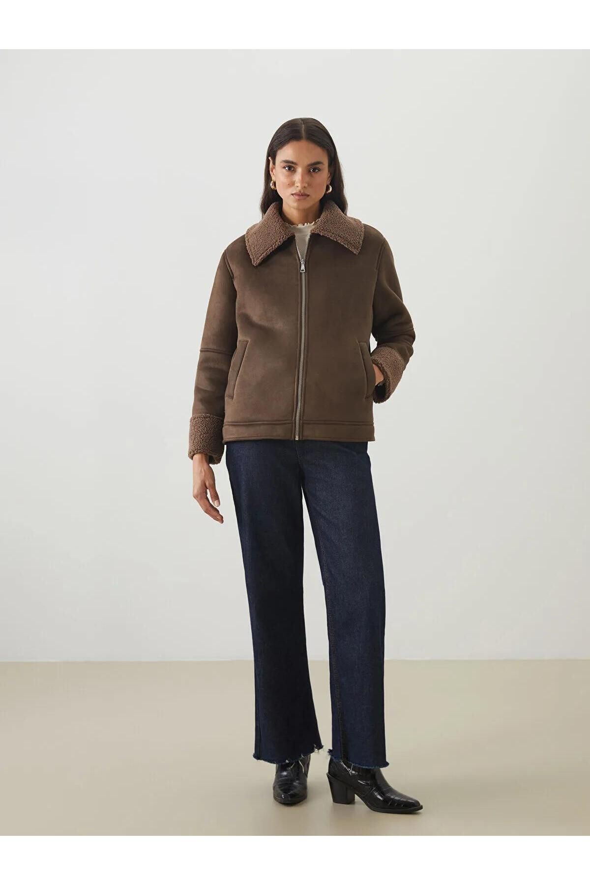 LC Waikiki-LCW Modest Cămașă Guler Oversize Femei Aspect de piele intoarsa (W5) 2