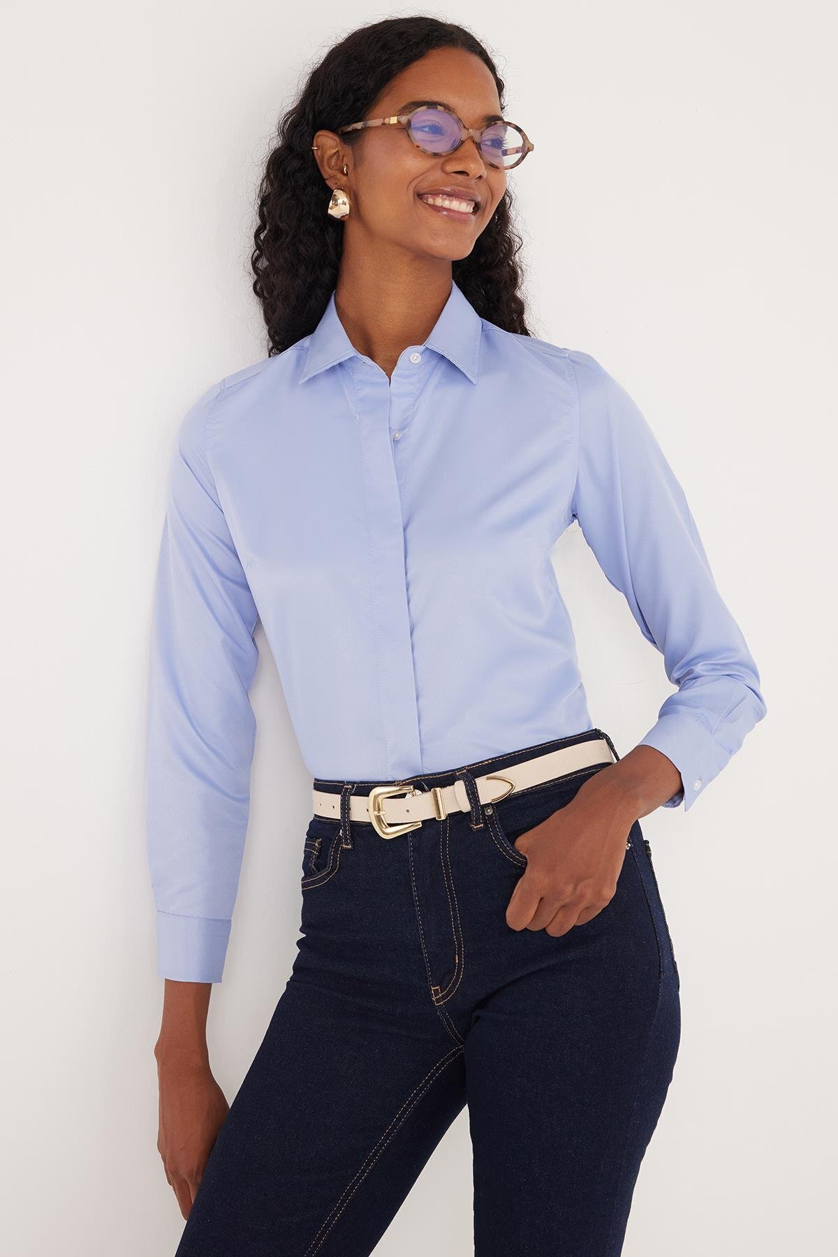 Tudors Kadın Slim Fit Dar Kesim Vucüda Oturan Uzun Kollu Gizli Düğme Detaylı Mavi Basic Gömlek