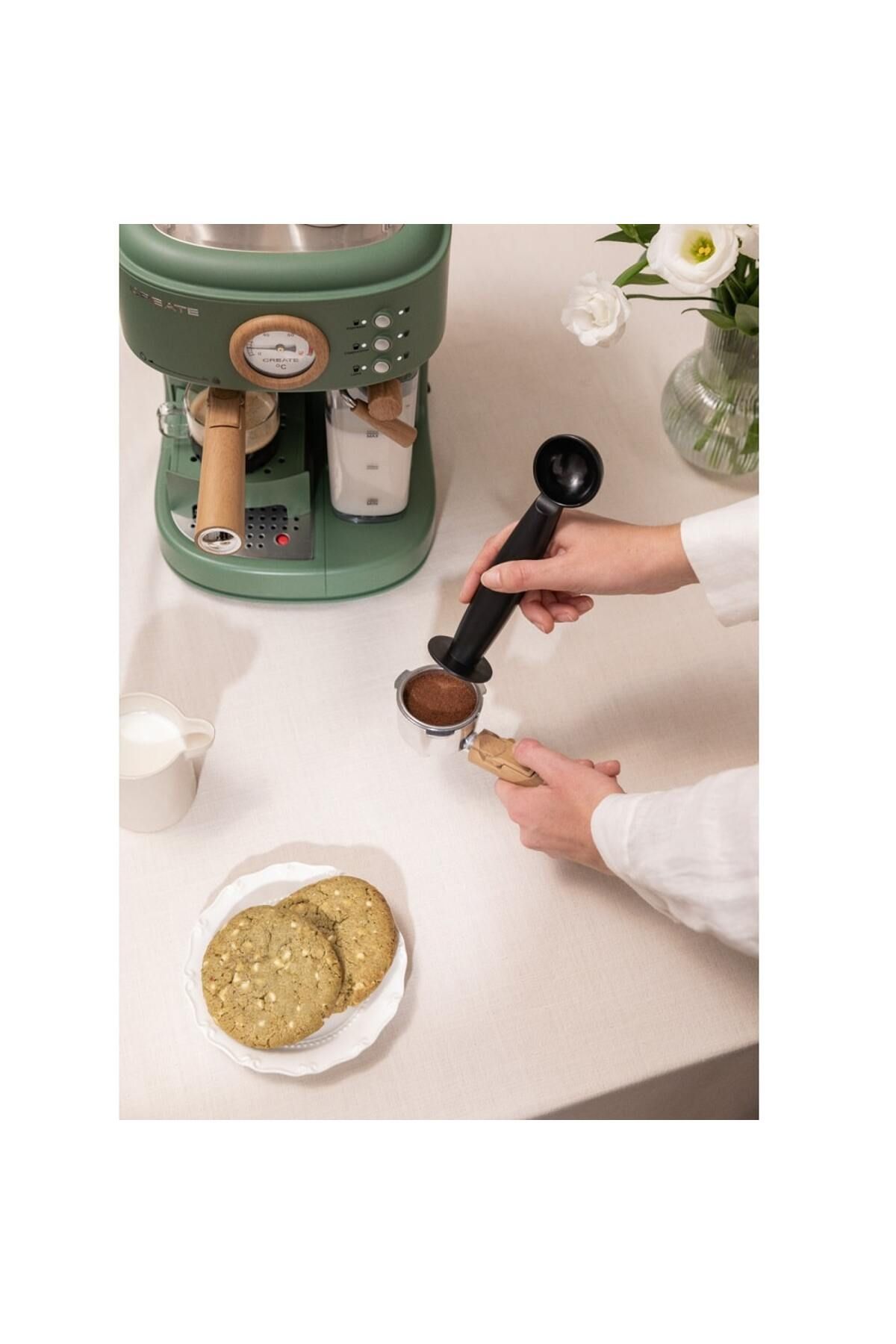 Create-Retro semi-automatic espresso machine, CREATE, Thera Retro Pro, sage 3