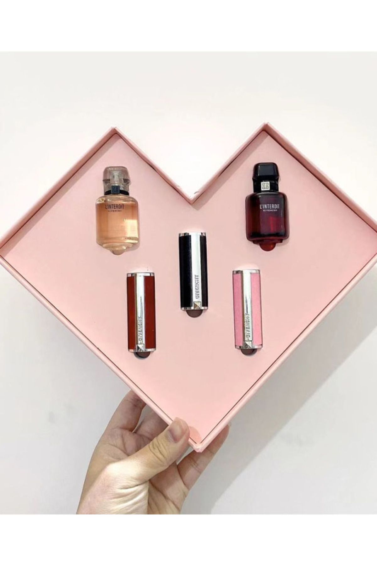 Givenchy-Givenchy set with bag, 3 mini lipsticks of 1.5 g each, and 2*10 ml perfumes 1
