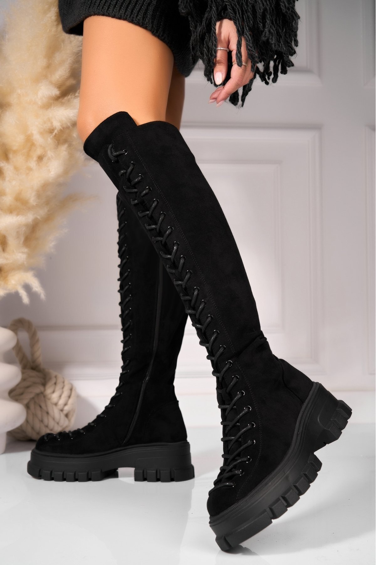 Joana Γυναικείες μαύρες μπότες με επένδυση γούνας από οικολογικό σουέτ Laysha2