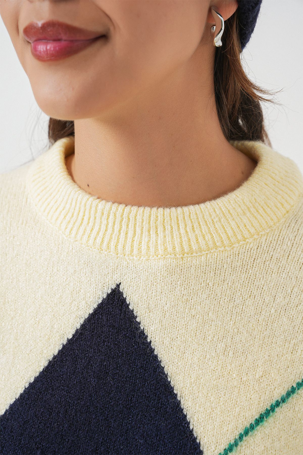 Bigdart-15895 Diamond Patterned Oversize Sweater - B.Yellow 5