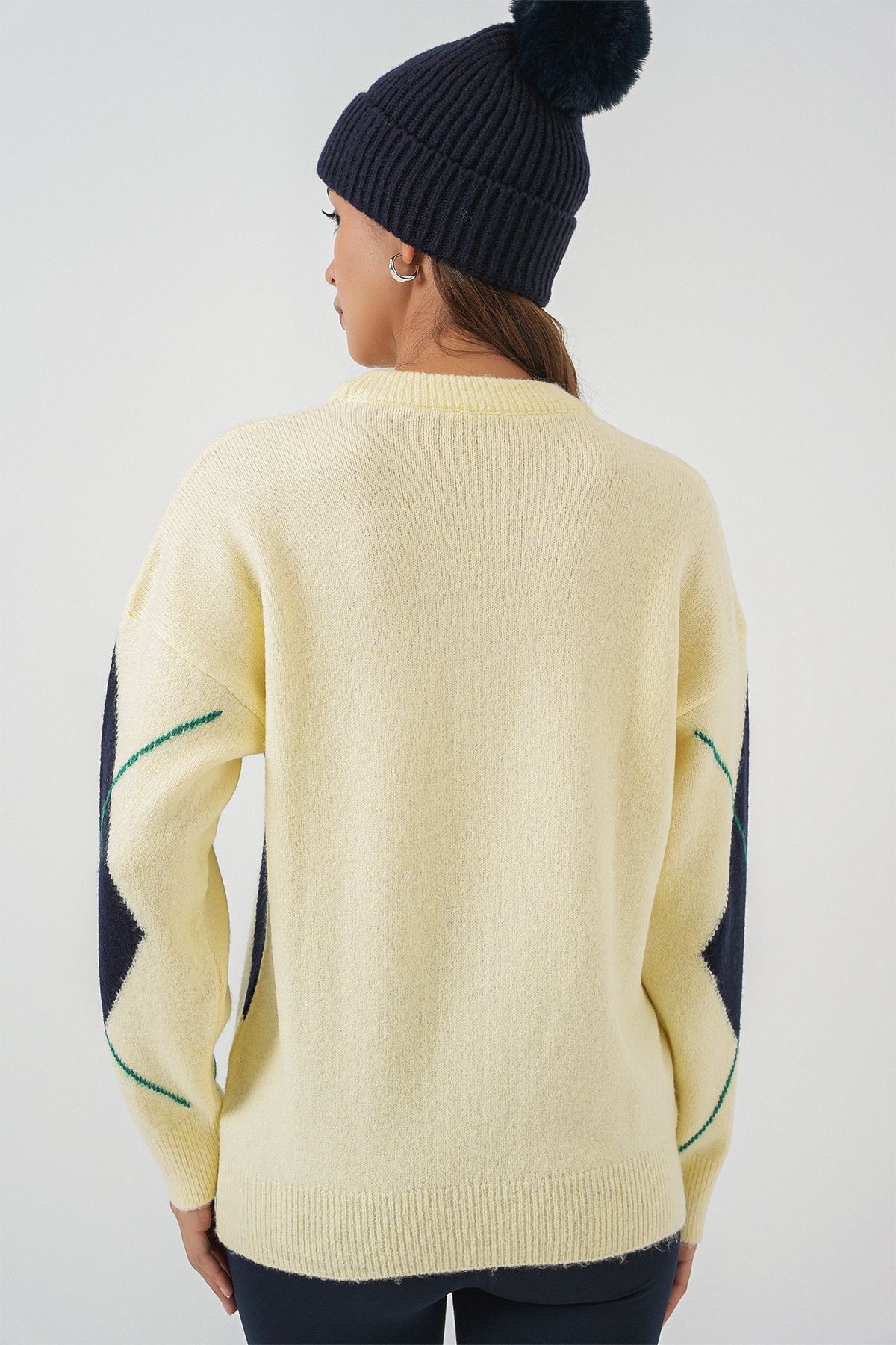 Bigdart-15895 Diamond Patterned Oversize Sweater - B.Yellow 6