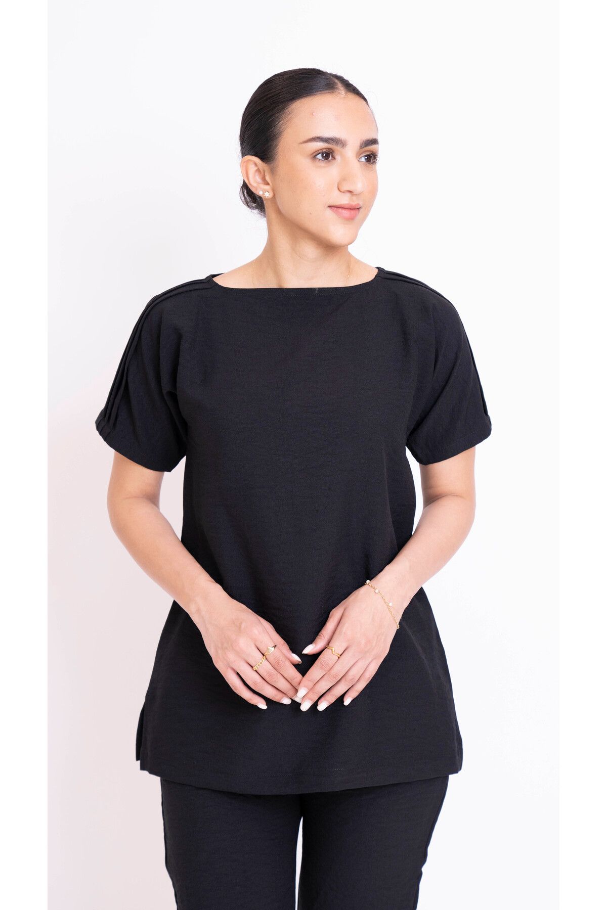 outline-A set of under-abaya sets 4