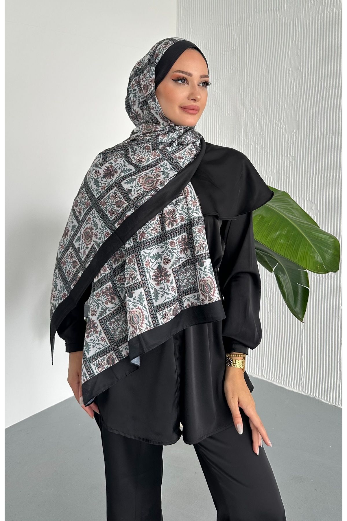 Stella Eşarp-Retro Ethnic Pattern Black Color Soft Cotton Shawl 3