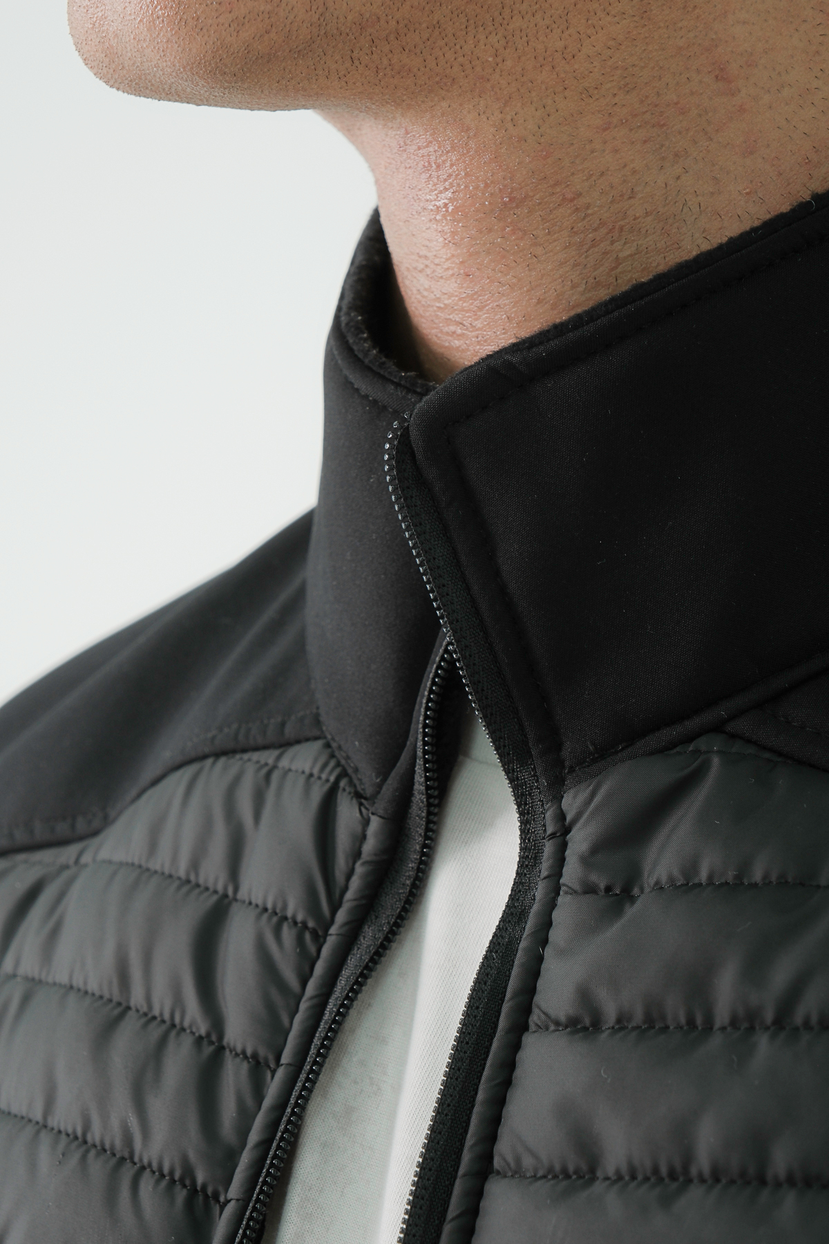 Longberg Erkek Dik Yaka Softshell İçi Polarlı Fermuarlı Cepli Kapitone Yelek görsel 6