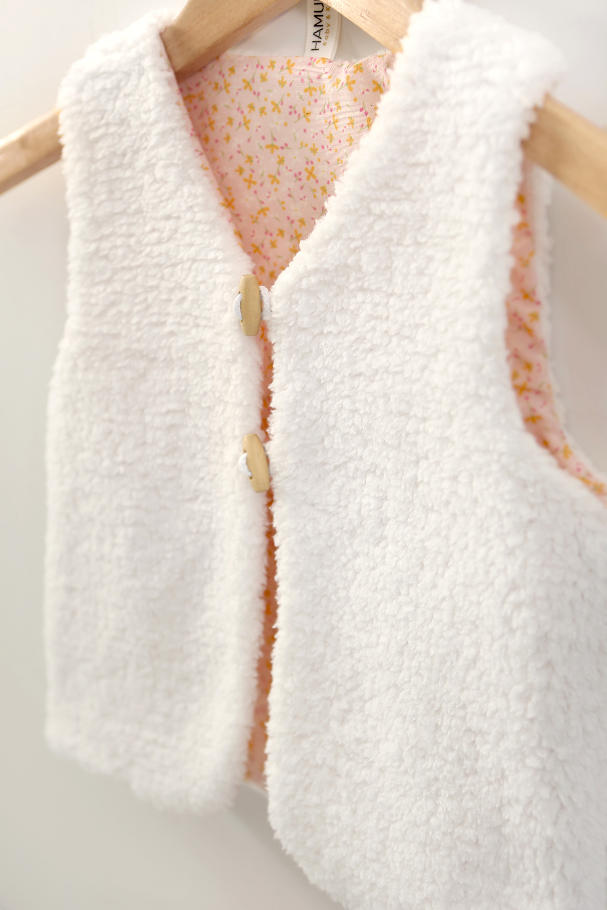 HAMUR Kız Bebek Yelek ve Patik Takımı 2 li Set Çift Taraflı Düğmeli Yenidoğan Pamuklu Koyun Tüyü Leila fotoğrafı 5 (önizleme)