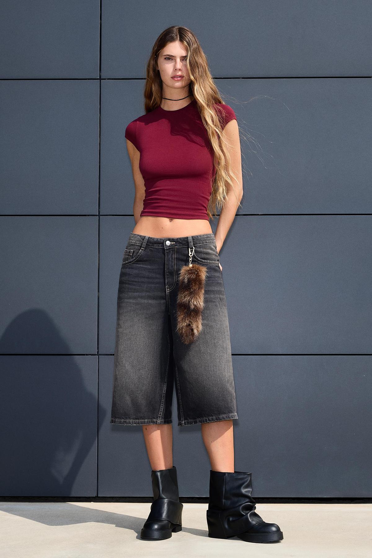 Bershka  Kısa kollu bisiklet yaka tişört - Görsel 3