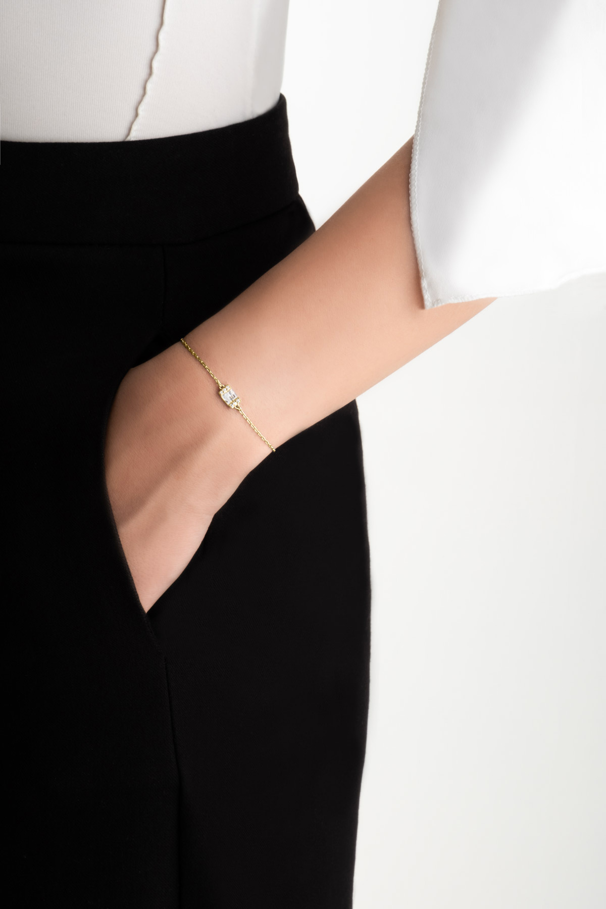 So CHIC... Işıltılı Baget 18 Ayar Sarı Altın Kaplama 19 Cm Gümüş Bileklik görsel 4