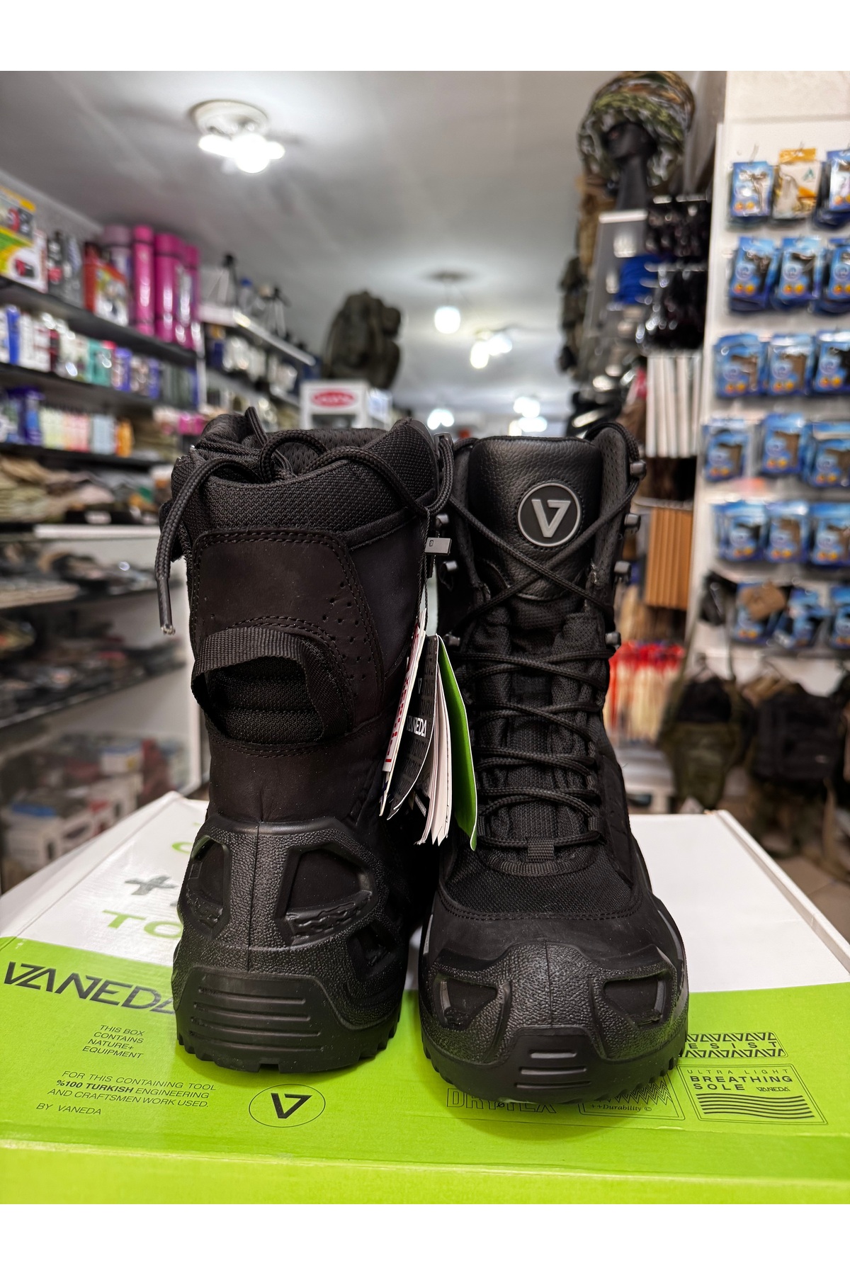 North  Vaneda 1191 V-Clutch Erkek Nubuk Bot – Siyah, Suya Dayanıklı - Görsel 3