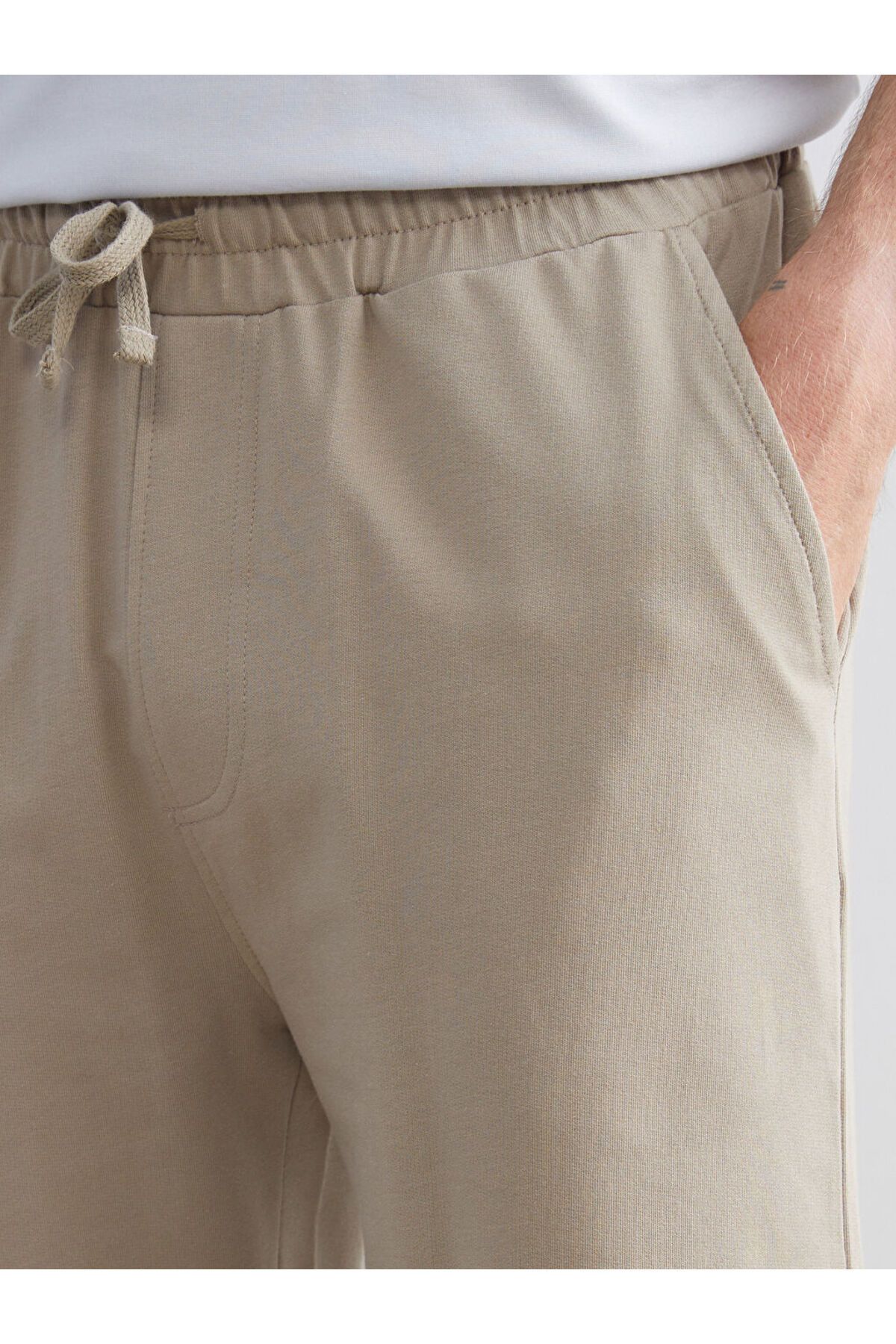 LC Waikiki-Sparkling Selections from Shining Store |   Beige Standard Fit Men's Shorts 3