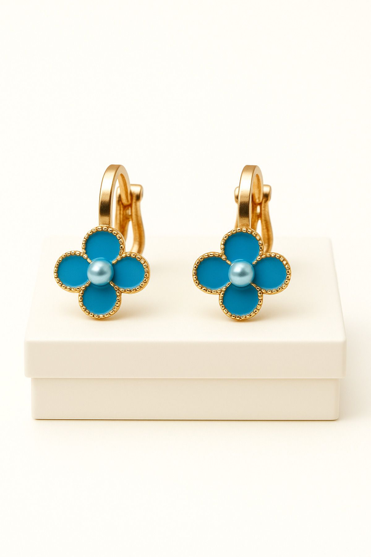 MakeWell-Clover Design Poppy Compression Earrings for Non-Pierced Ears 1