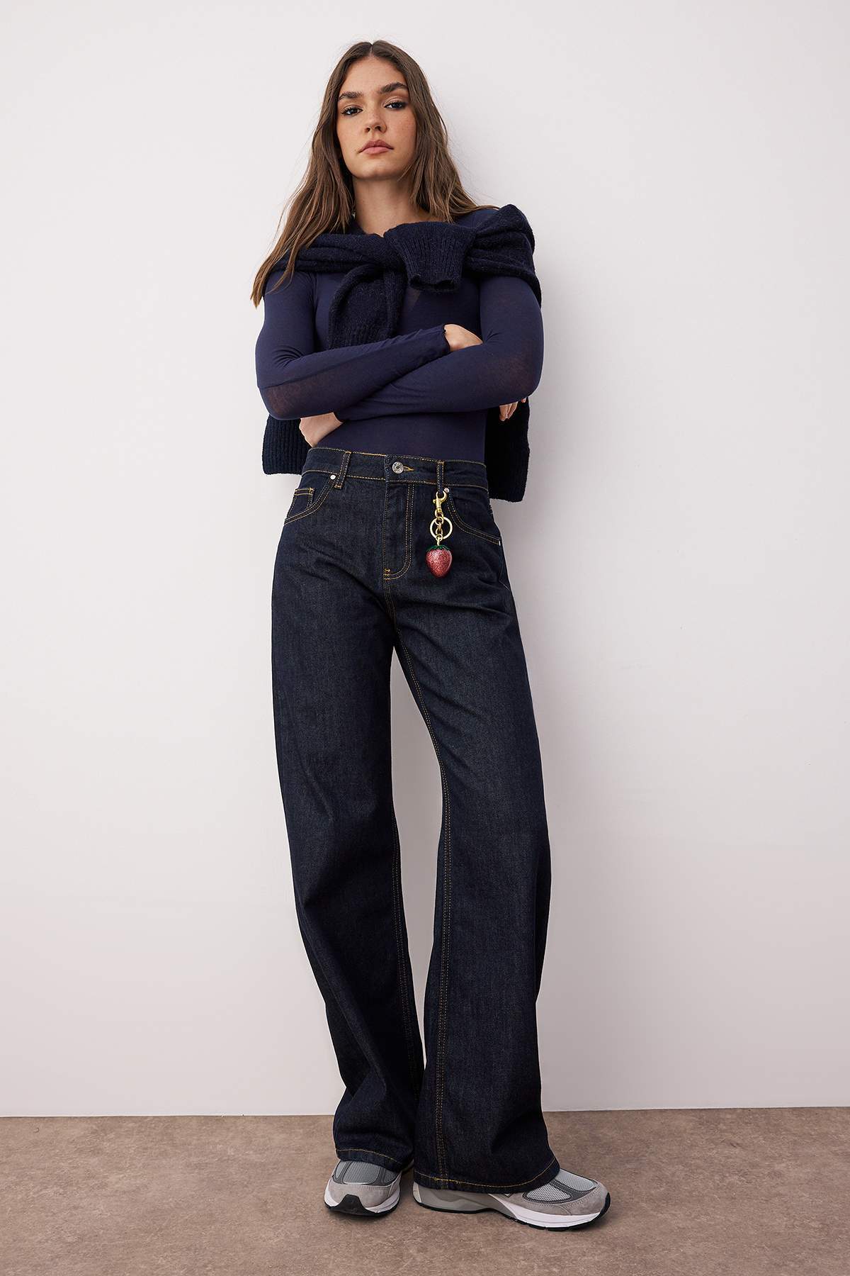 Trendyolmilla  Koyu Mavi Yüksek Bel Wide Leg Geniş Paça %100 Pamuk Non-Stretch Jeans TWOAW26JE00007 - Görsel 2