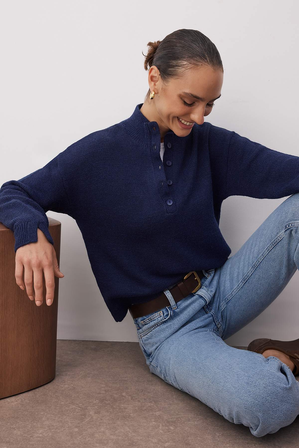 Trendyolmilla  Wardrobe Essentials Lacivert Yumuşak Dokulu Triko Kazak | TWOAW26KZ00074