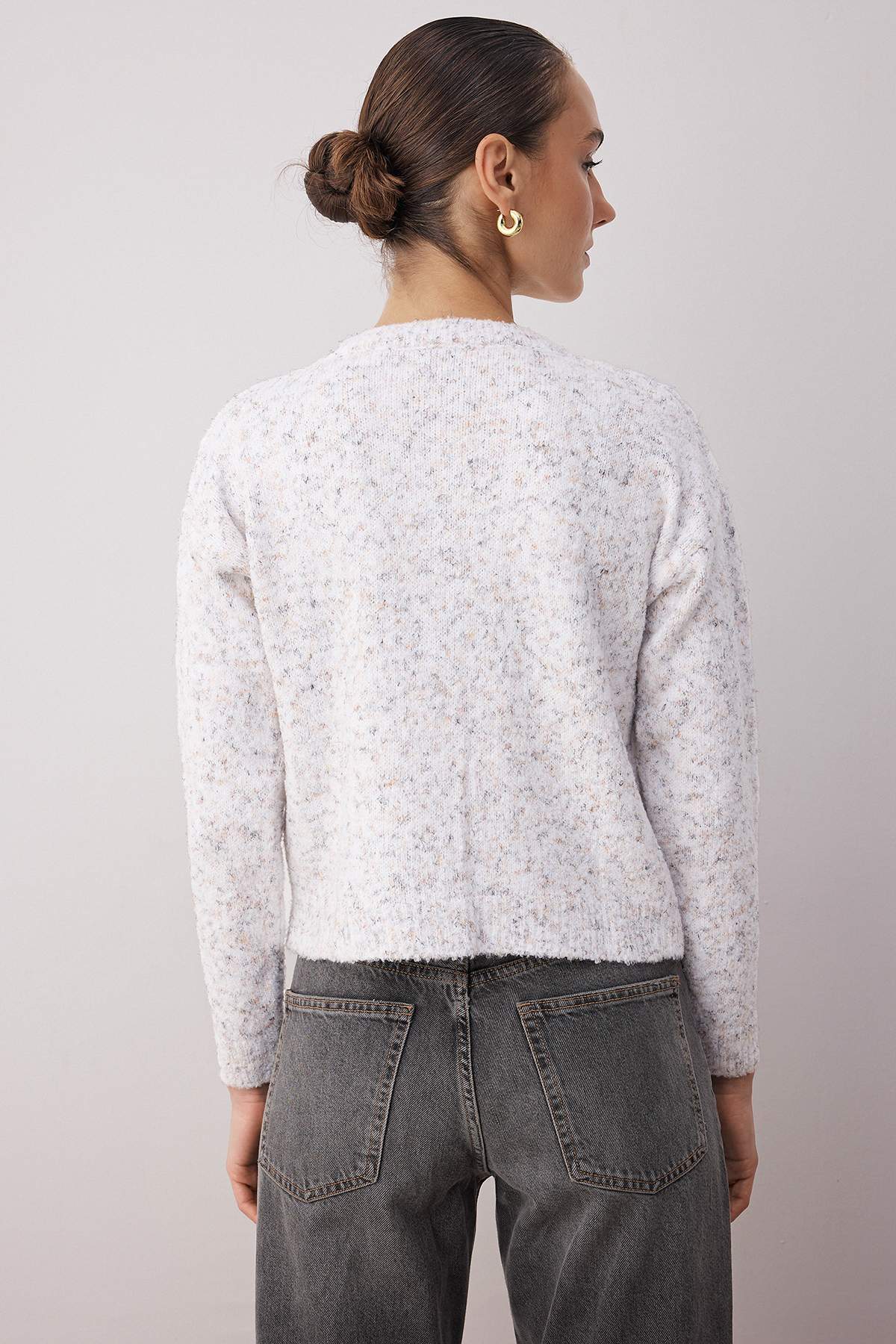 Trendyolmilla  Ekru Yumuşak Dokulu Triko Hırka TWOAW26HI00235 - Görsel 4