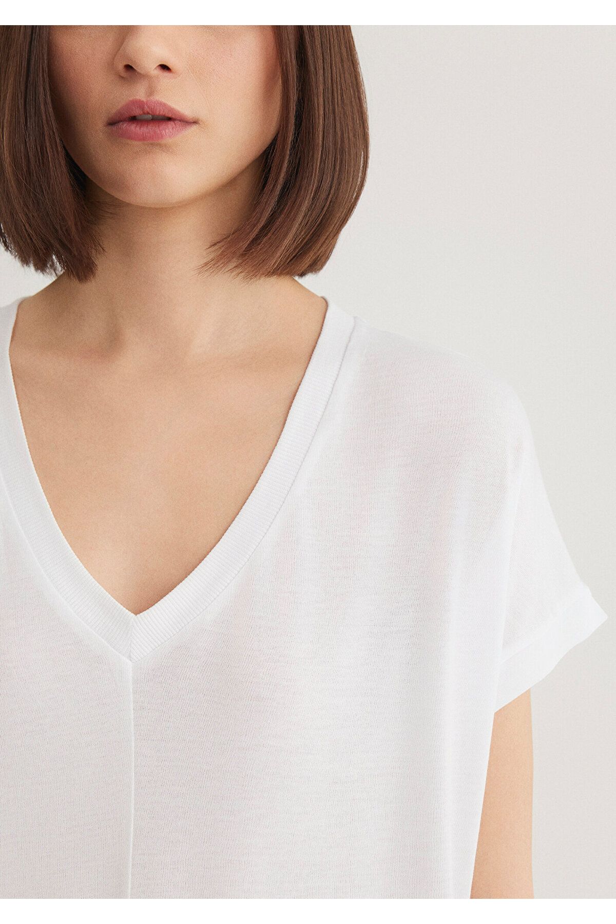 Mavi-Tricou alb de bază cu decolteu în V, cu croială normală 166449 -620 5