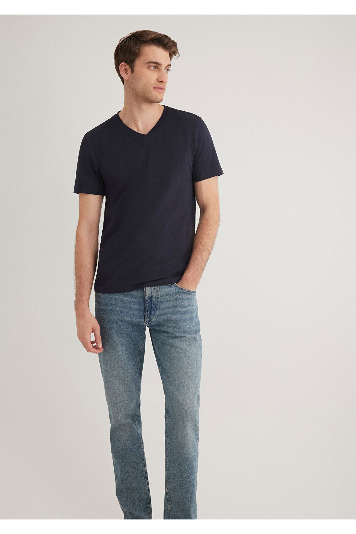 Mavi-Tricou elastic cu decolteu în V, albastru bleumarin - Croială mulat061748-17588 2