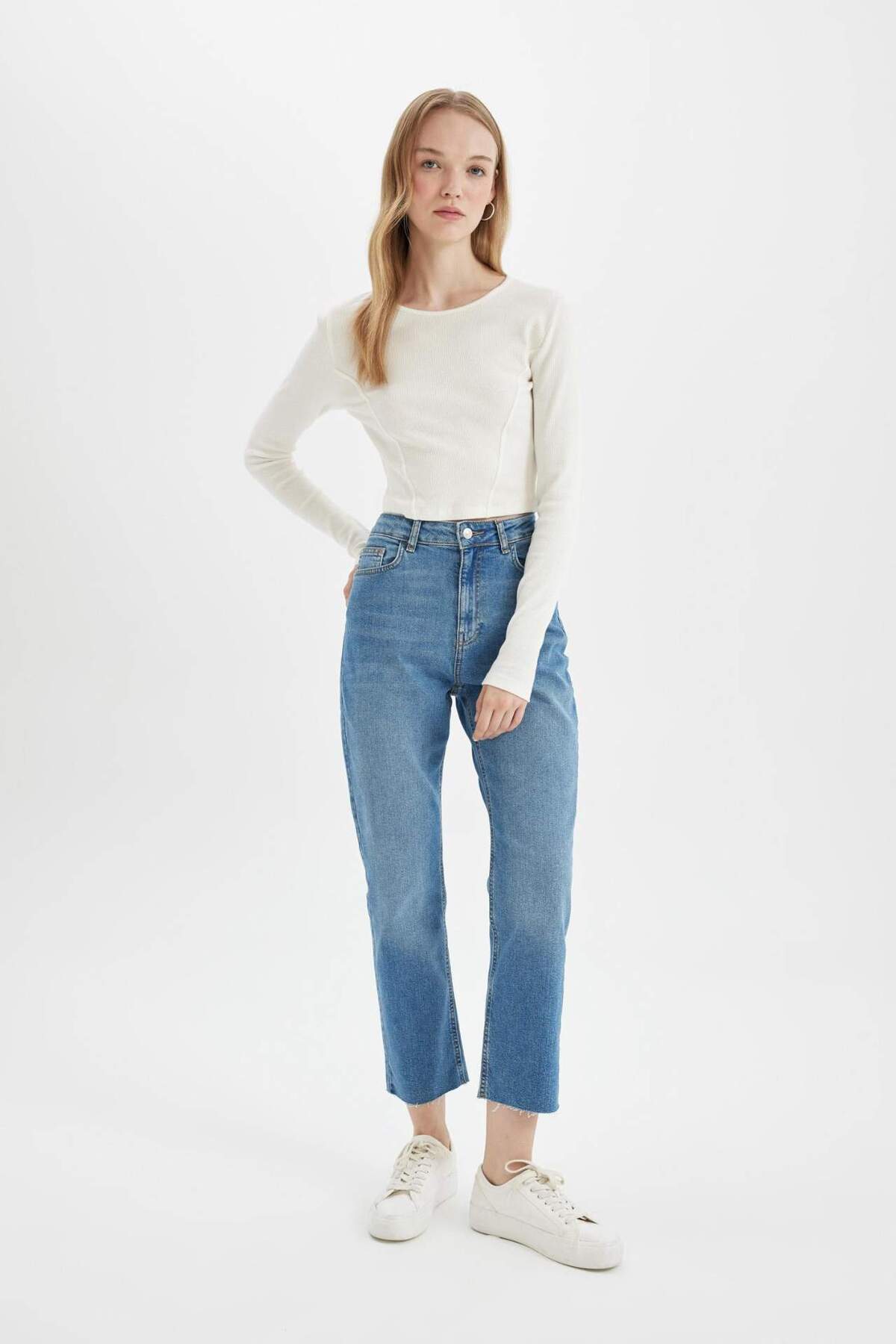 Mary Vintage Straight Fit Yüksek Bel Paça Ucu Kesik Bilek Boy Jean Yıkamalı Pantolon C7367ax24au