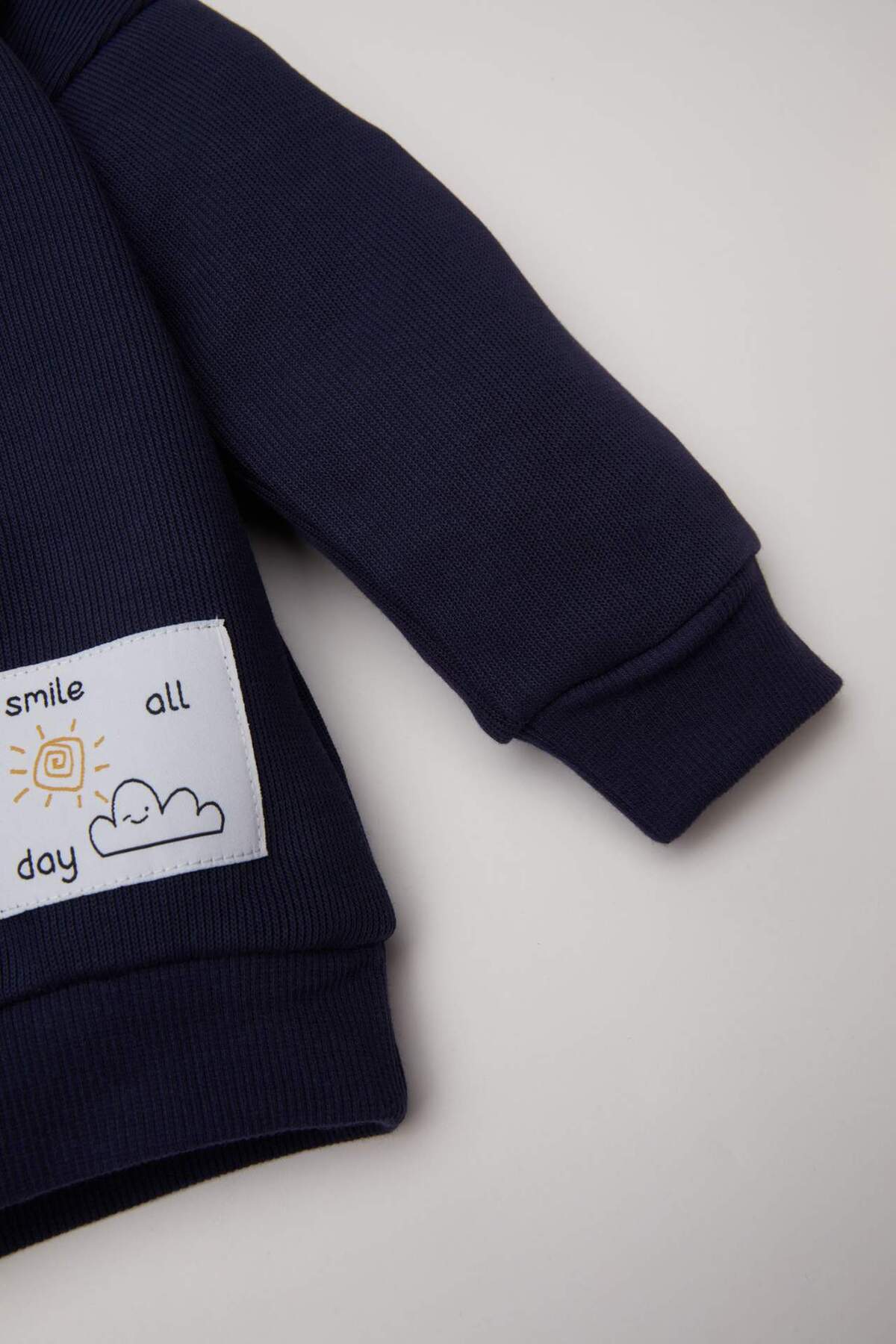 Defacto Erkek Bebek 2li Takım Etiket Baskılı Sweatshirt Selanik Kumaş Beli Lastikli Jogger Eşofman Altı D464 fotoğrafı 4 (önizleme)