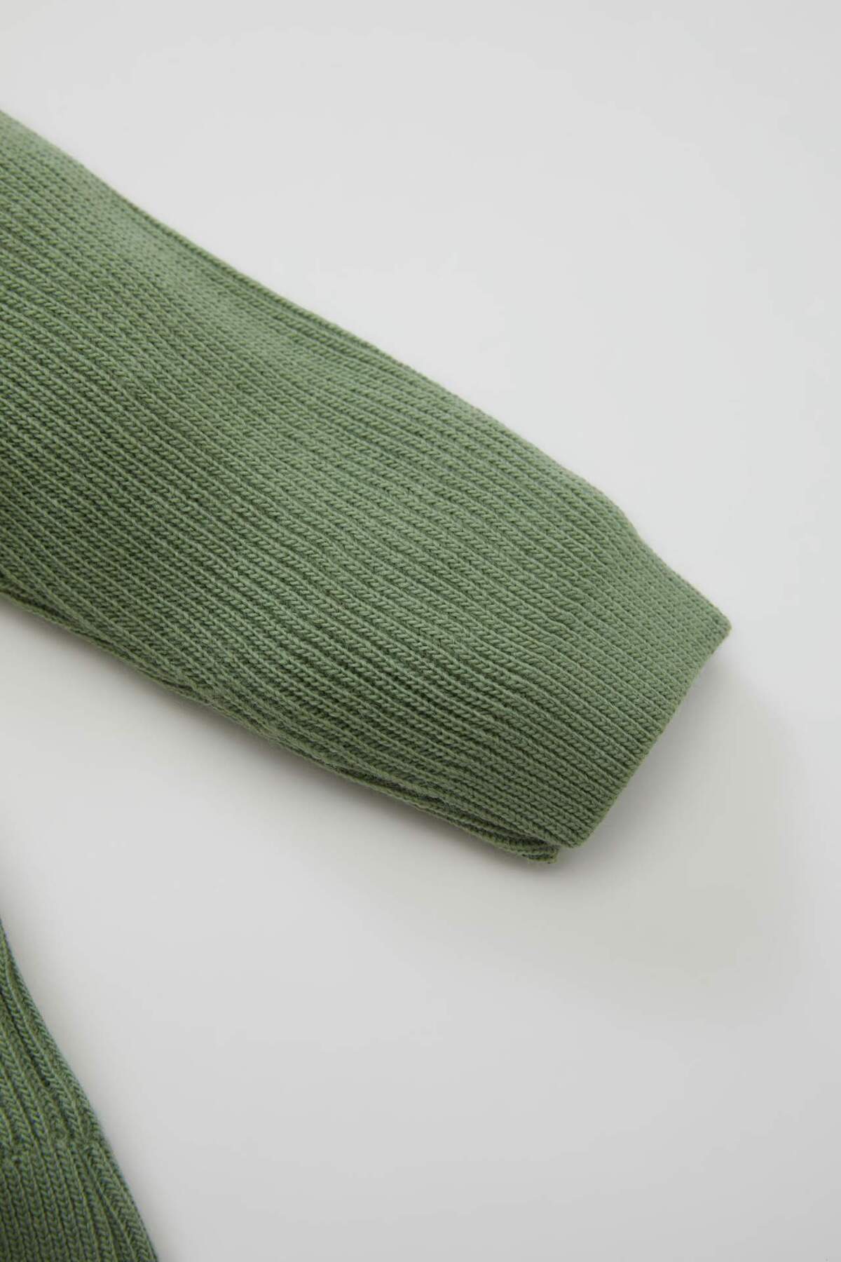 Defacto Erkek Bebek 2'li Takım Basic Düz Düğmeli Uzun Kollu Triko Hırka Beli Lastikli Triko Alt C9594A524AU fotoğrafı 4 (önizleme)