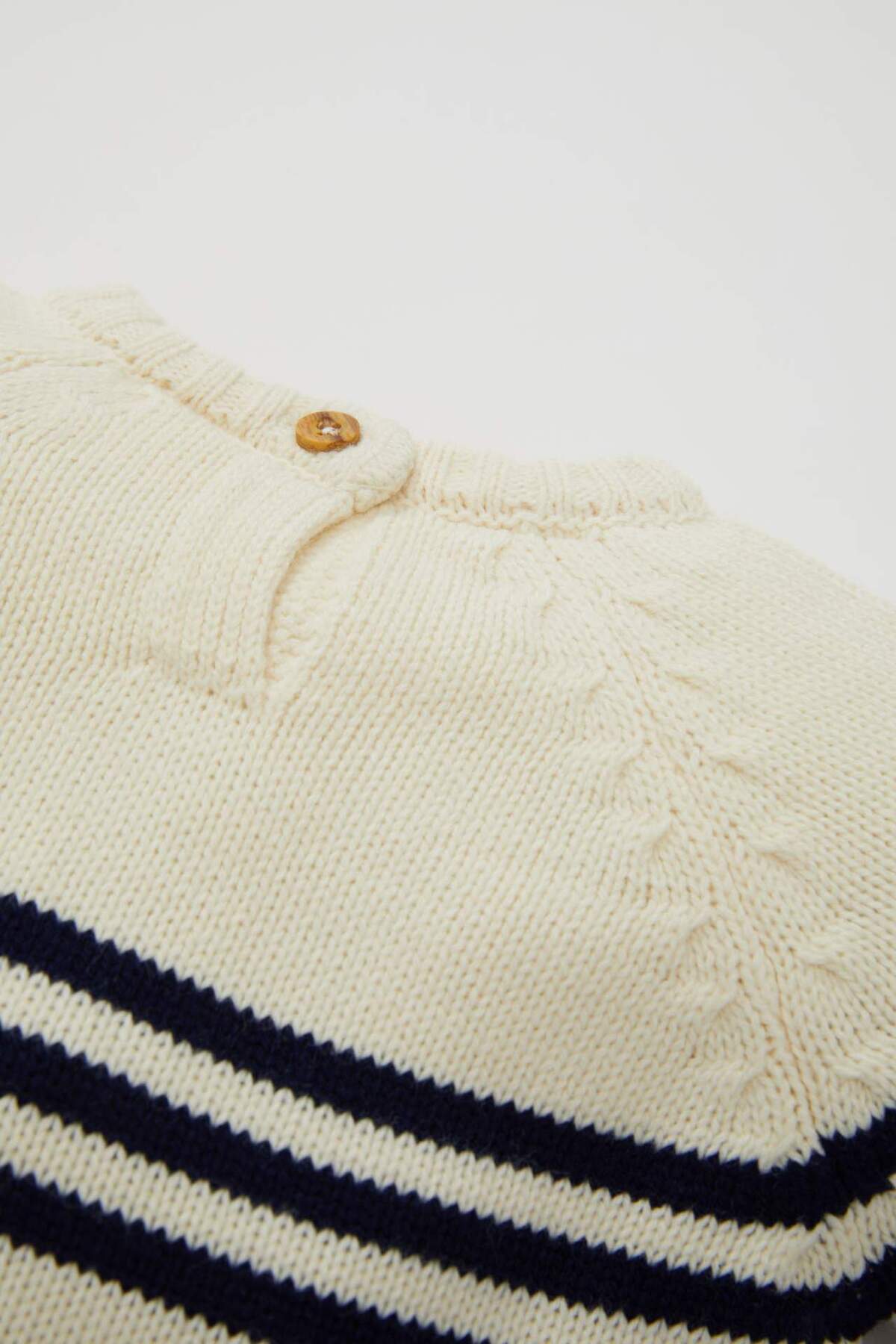 Defacto Erkek Bebek Bisiklet Yaka Çizgili Triko Kazak C8880A524WN fotoğrafı 2 (önizleme)