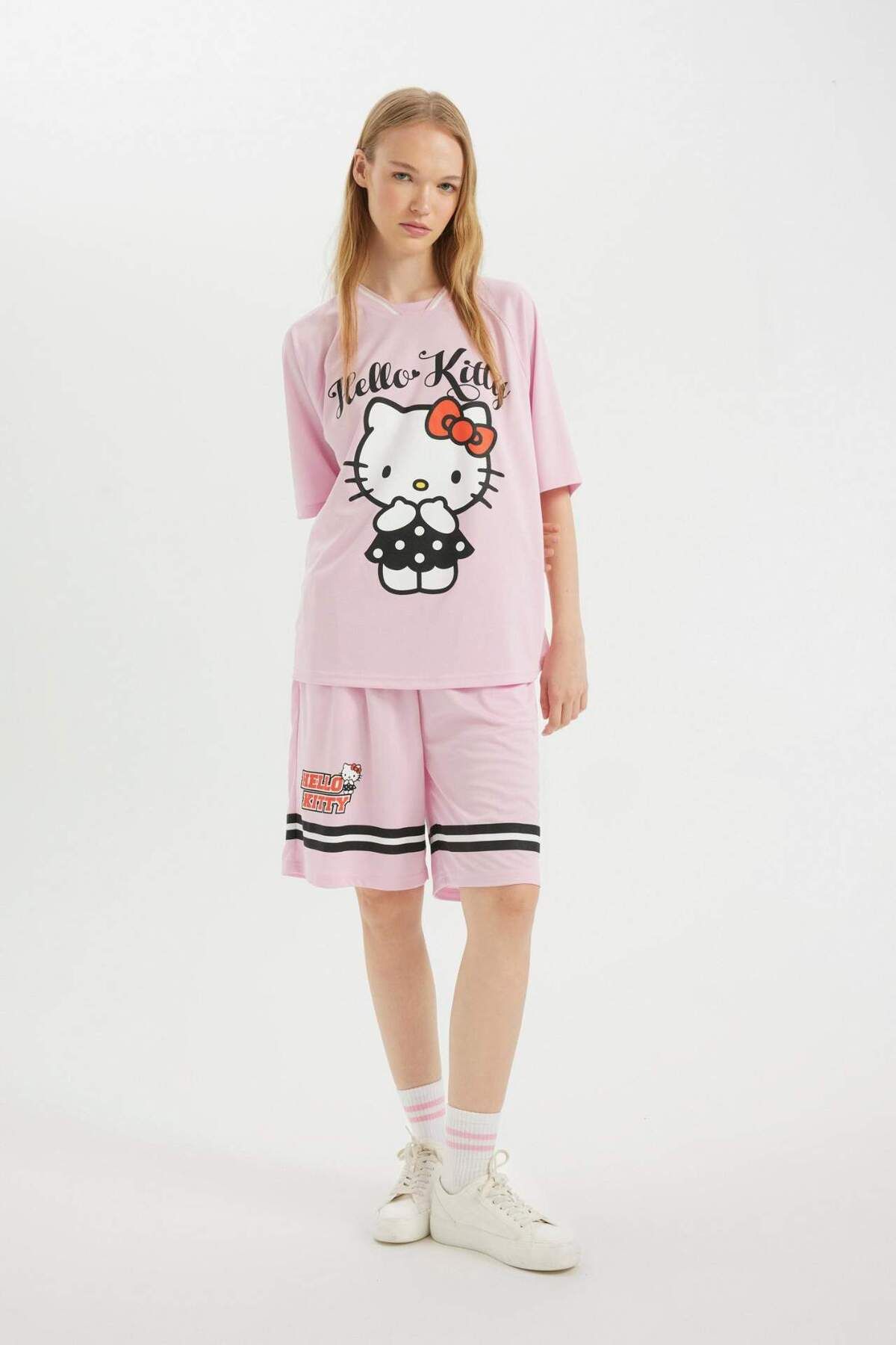 DeFacto-Hello Kitty Patterned Relaxed Fit Shorts - D4219AX24HS 5