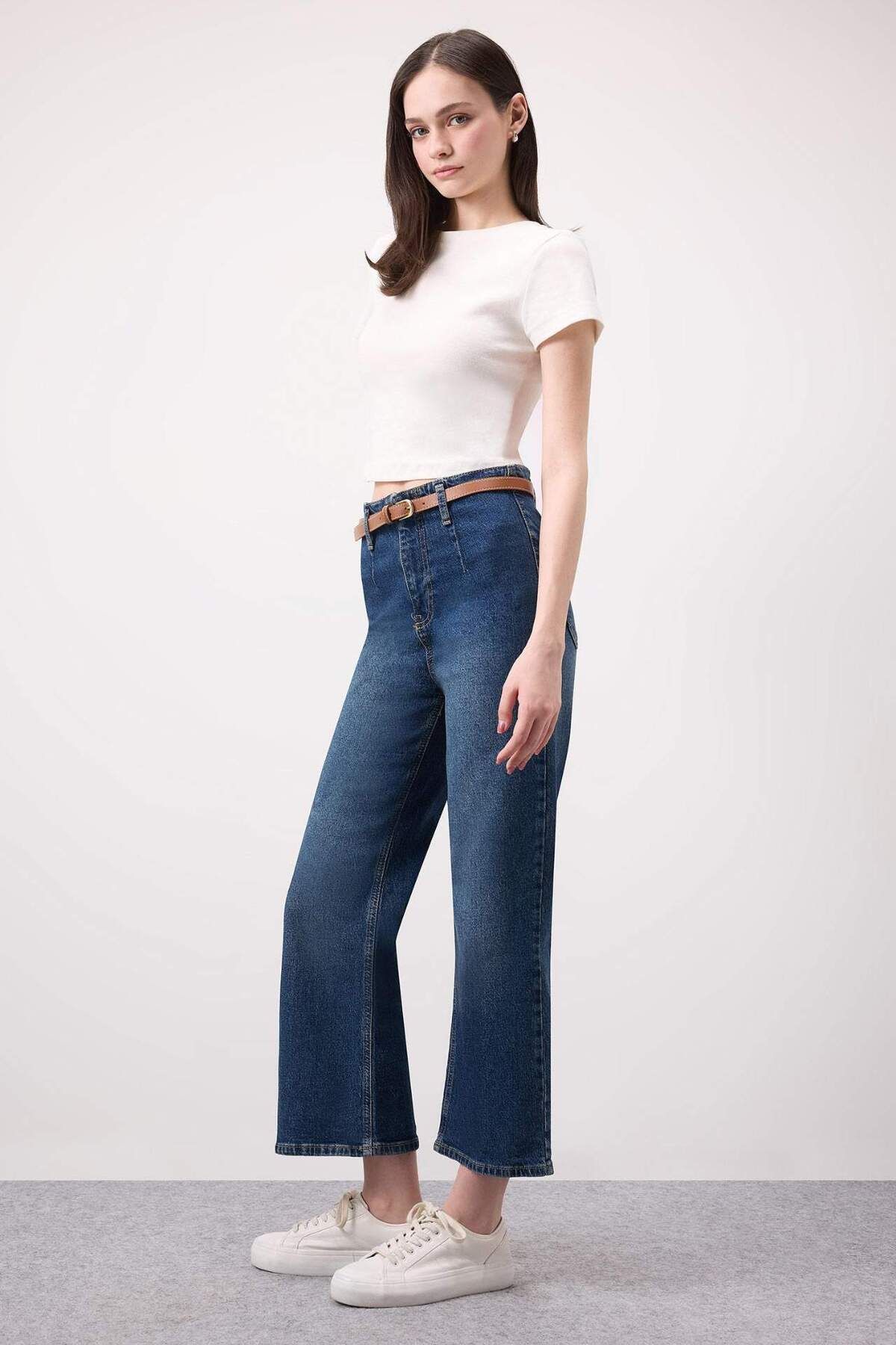 Culotte Yüksek Bel Kısa Geniş Paça Kemerli Jean Yıkamalı Pantolon D4325ax24au