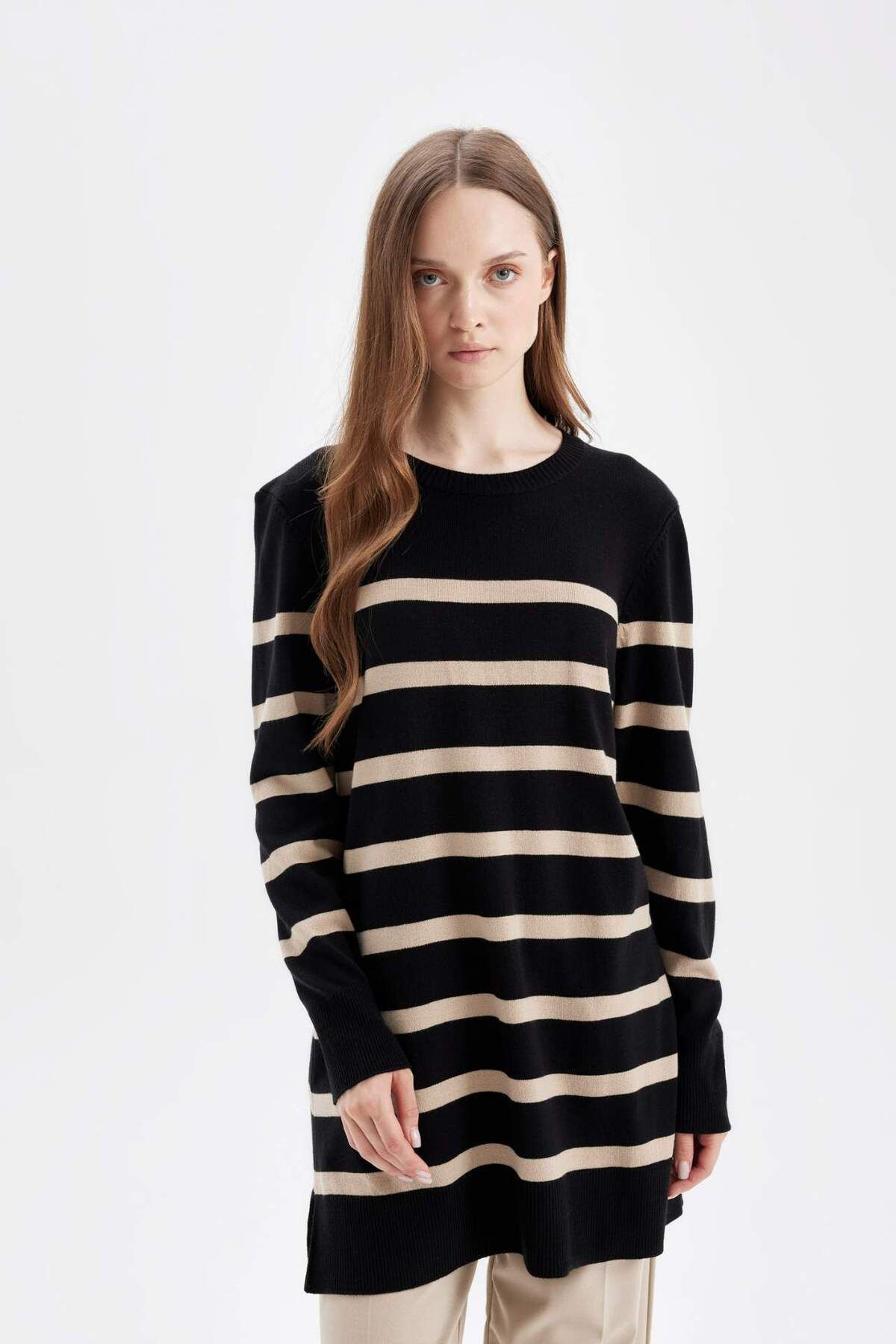 DeFacto-Regular Fit Rundhalsausschnitt Gestreifter Langarm-Strickpullover Tunika C6031AX24AU 3