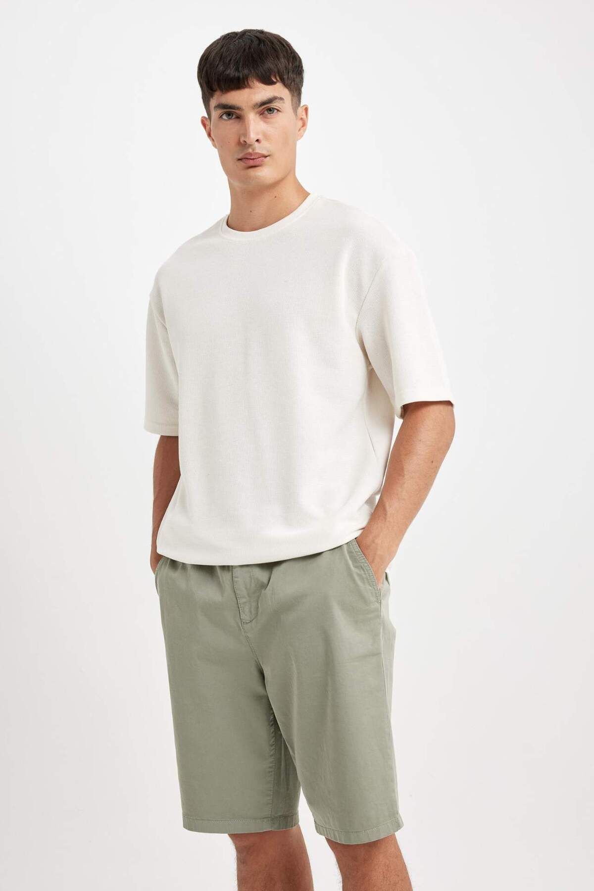 DeFacto-Regular Fit Gabardine Bermuda Shorts D2899Ax24Hs 4