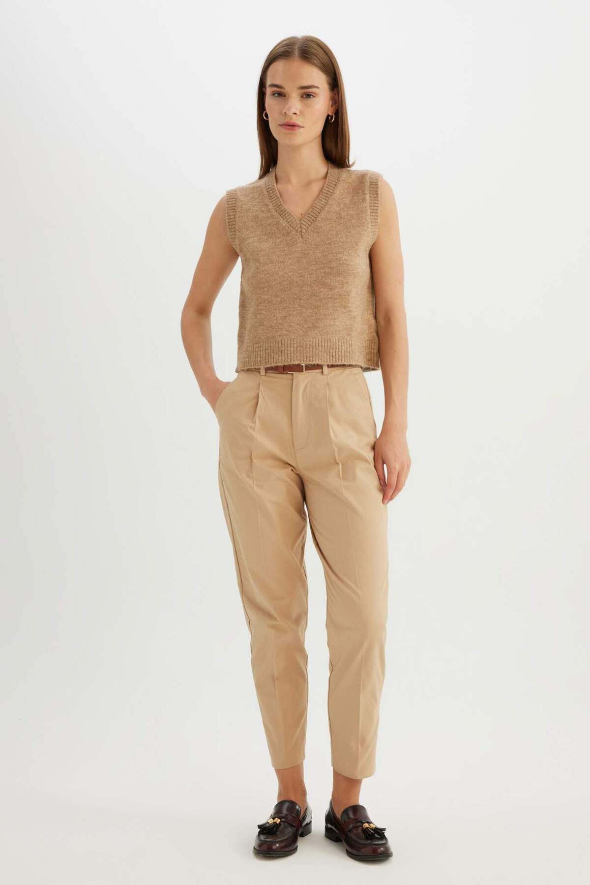 DeFacto-Regular Fit V-Ausschnitt Basic Unifarben Premium Strickweste C9048AX24WN 2