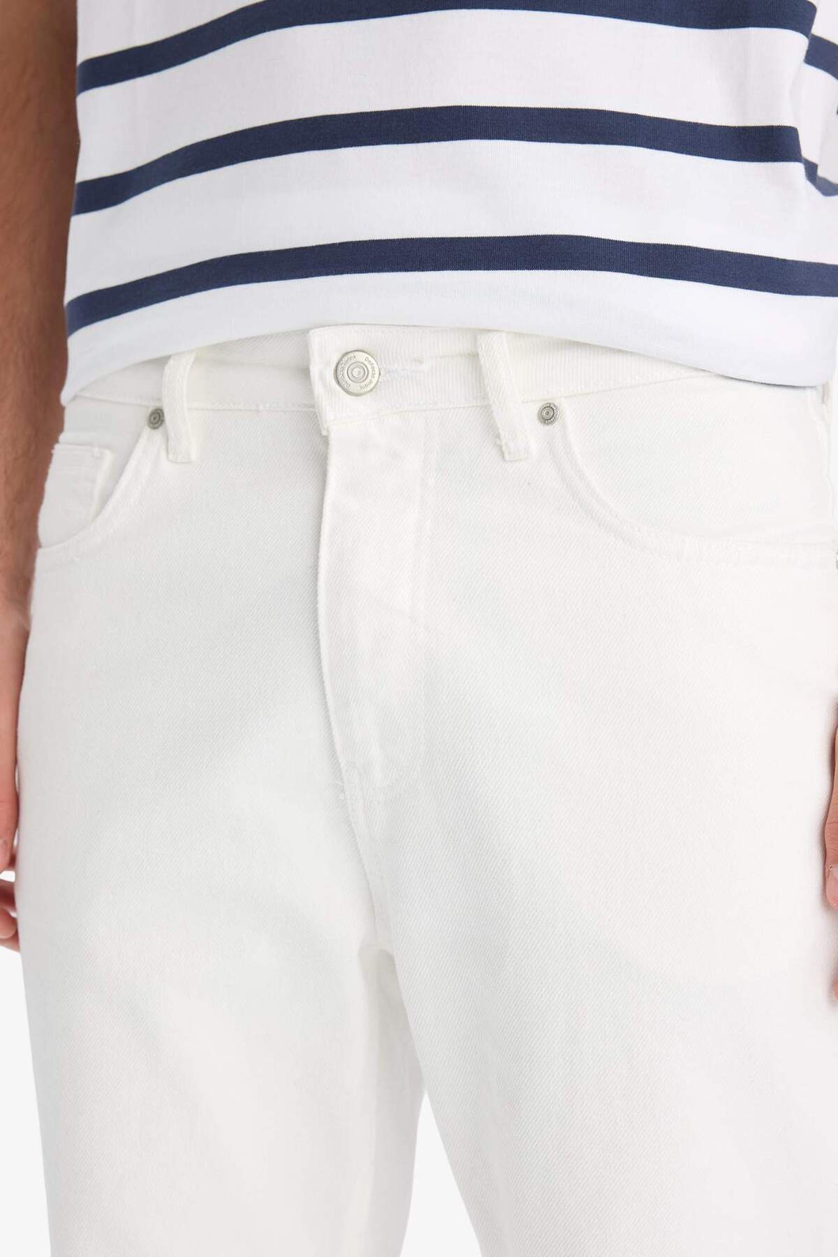DeFacto-100 % Baumwolle, 90er-Jahre-Slim-Fit, schmale Passform, hohe Taille, schmales Bein, weiße Jeanshose D4463AX24HS 5
