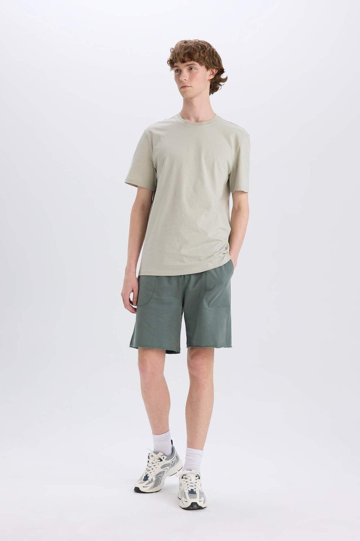 DeFacto-Nové tričko Regular Fit Crew Neck 100% bavlna s krátkým rukávem - V7699AZ24SP 2