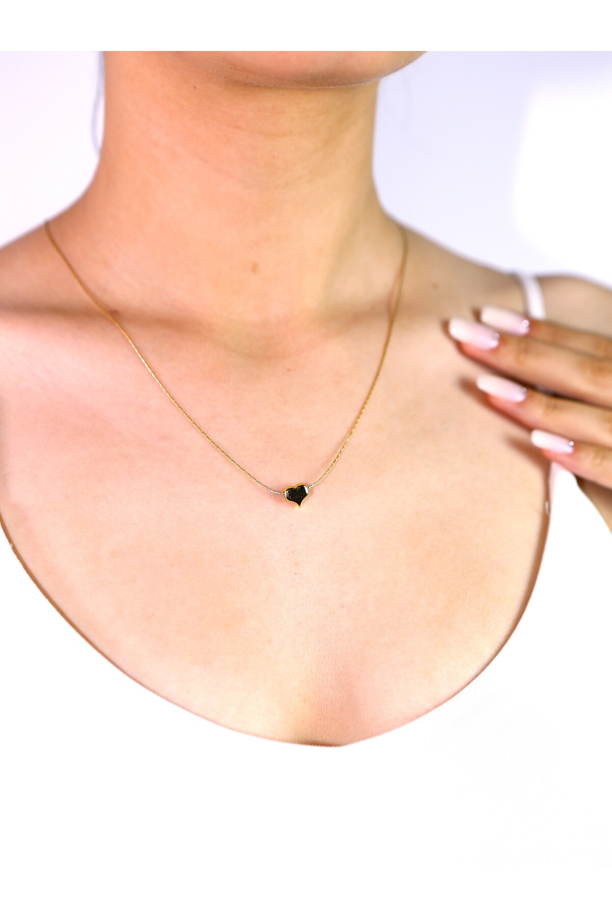 Elegant Cobra Chain Necklace: Stylish and Sophisticated Design with Minimalist Figures
