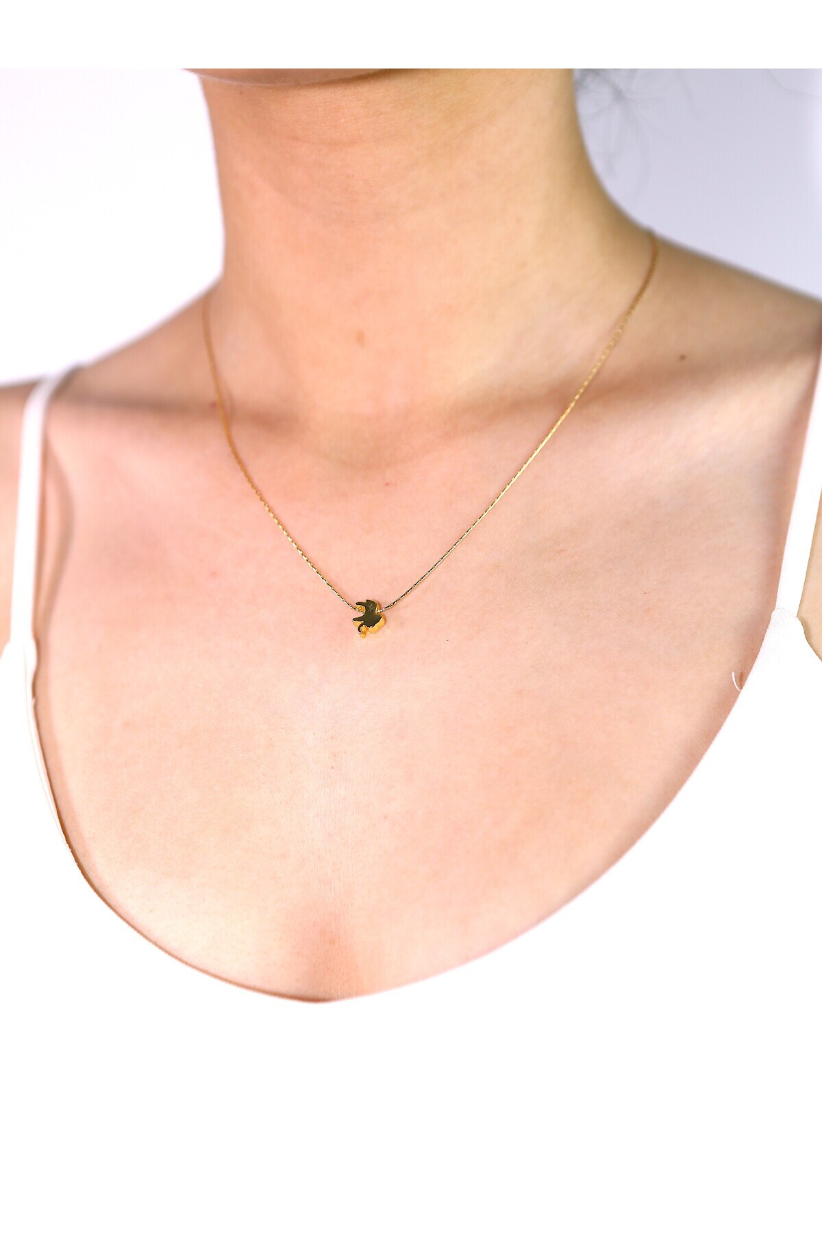 Elegant Cobra Chain Necklace: Stylish and Sophisticated Design with Minimalist Figures