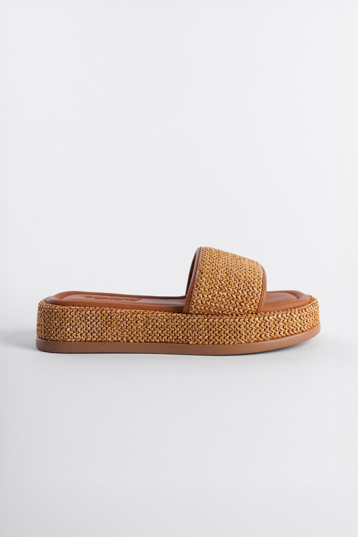 Capone Outfitters-Wedge Heeled Straw Wrapped Straw Single Strap Women's Slippers 3