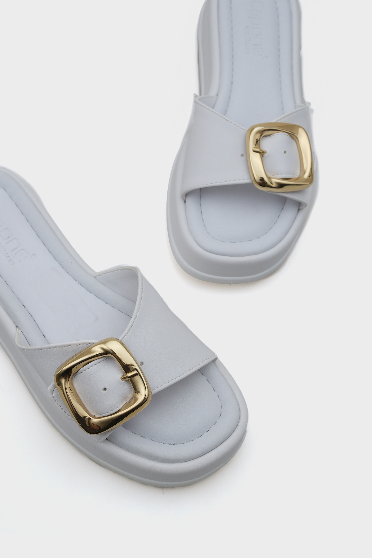 Capone Outfitters-Marget Damen-Hausschuhe mit Keilabsatz und Schnalle mit einem Riemen 3