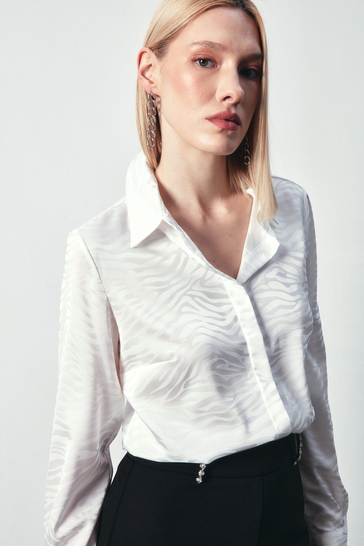 Sateen-Patterned Plain Classic Shirt - ECRU 4