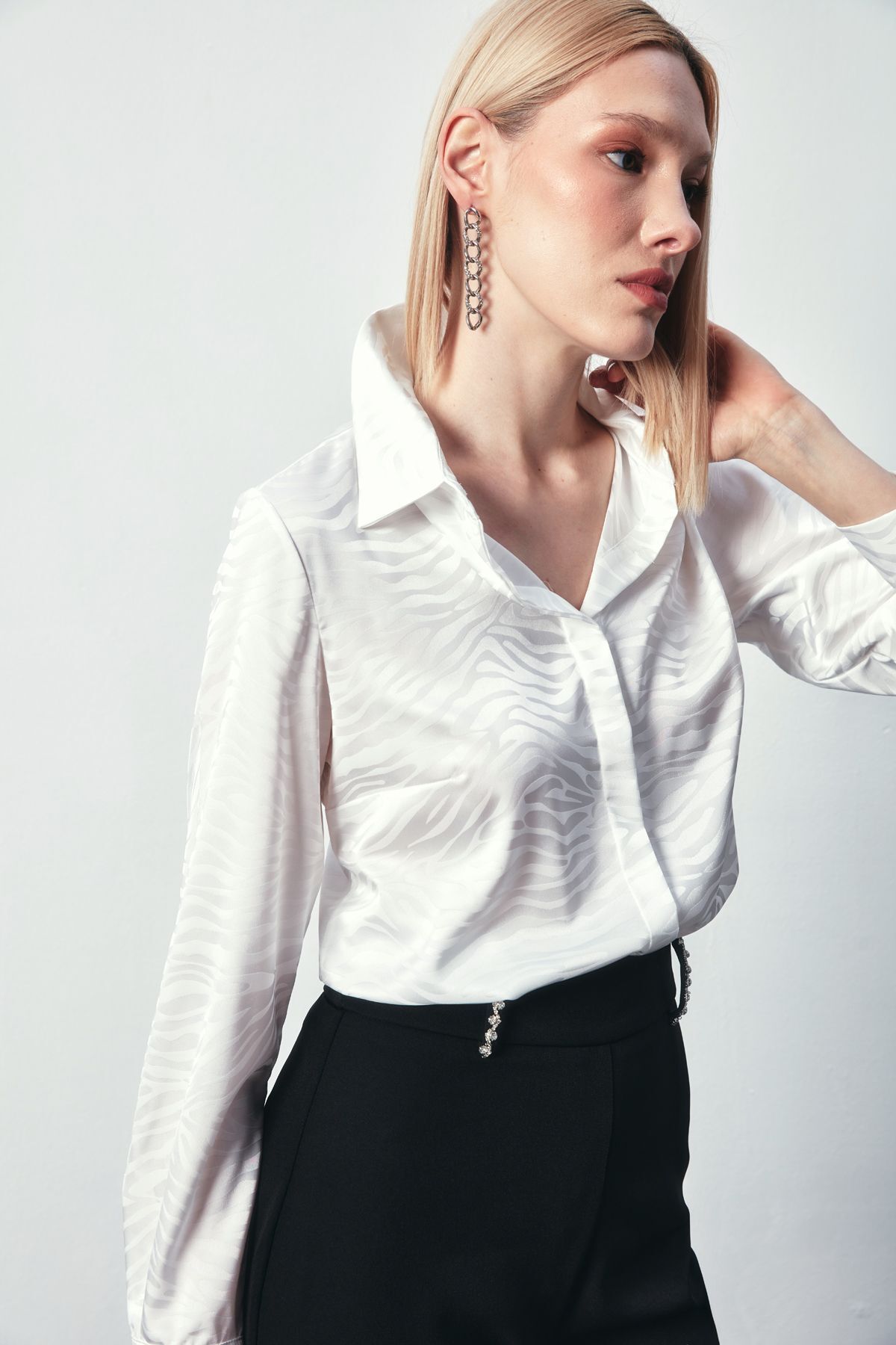 Sateen-Patterned Plain Classic Shirt - ECRU 2