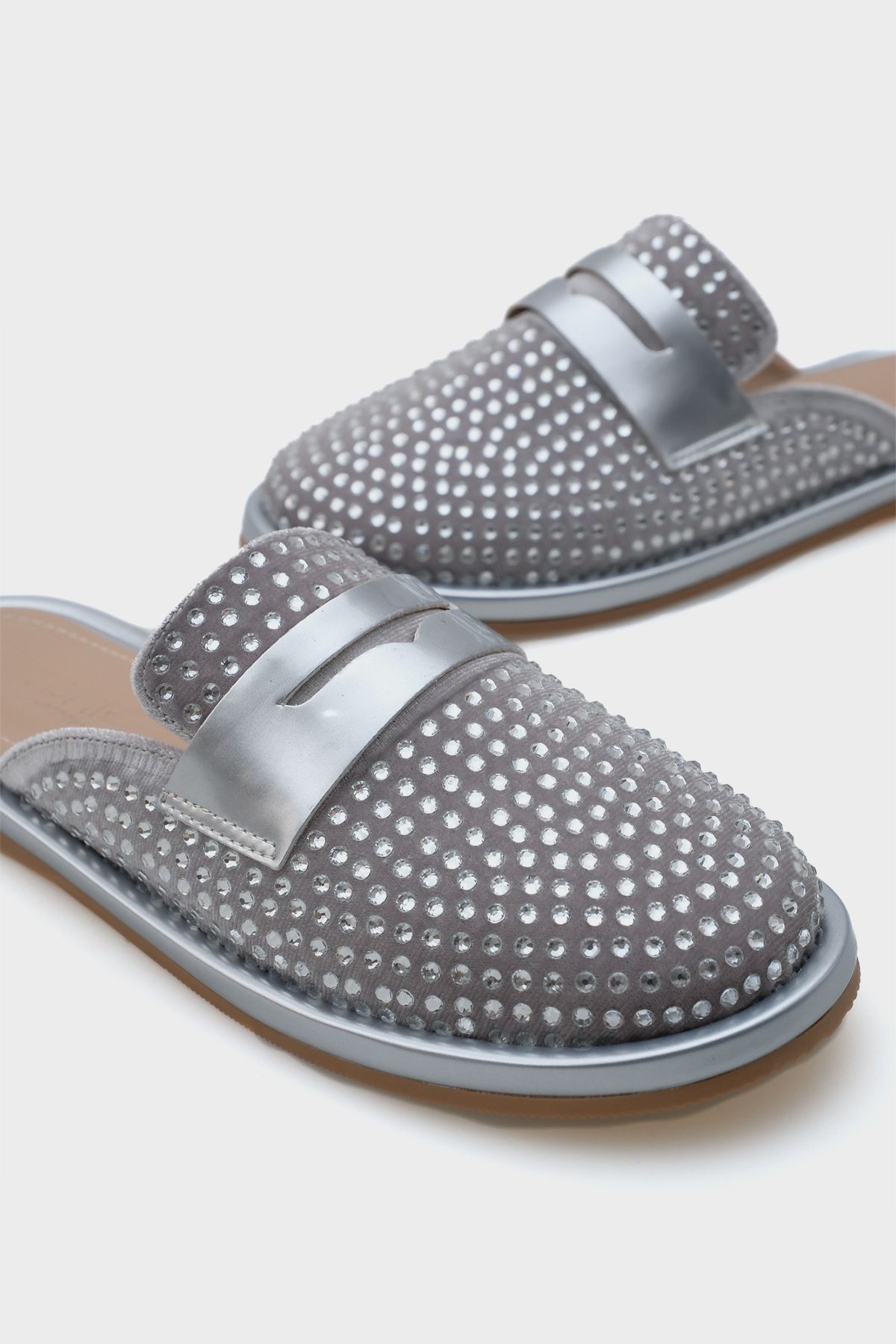 Capone Outfitters-Meris Velvet Stone Closed Toe Women's Slippers 3