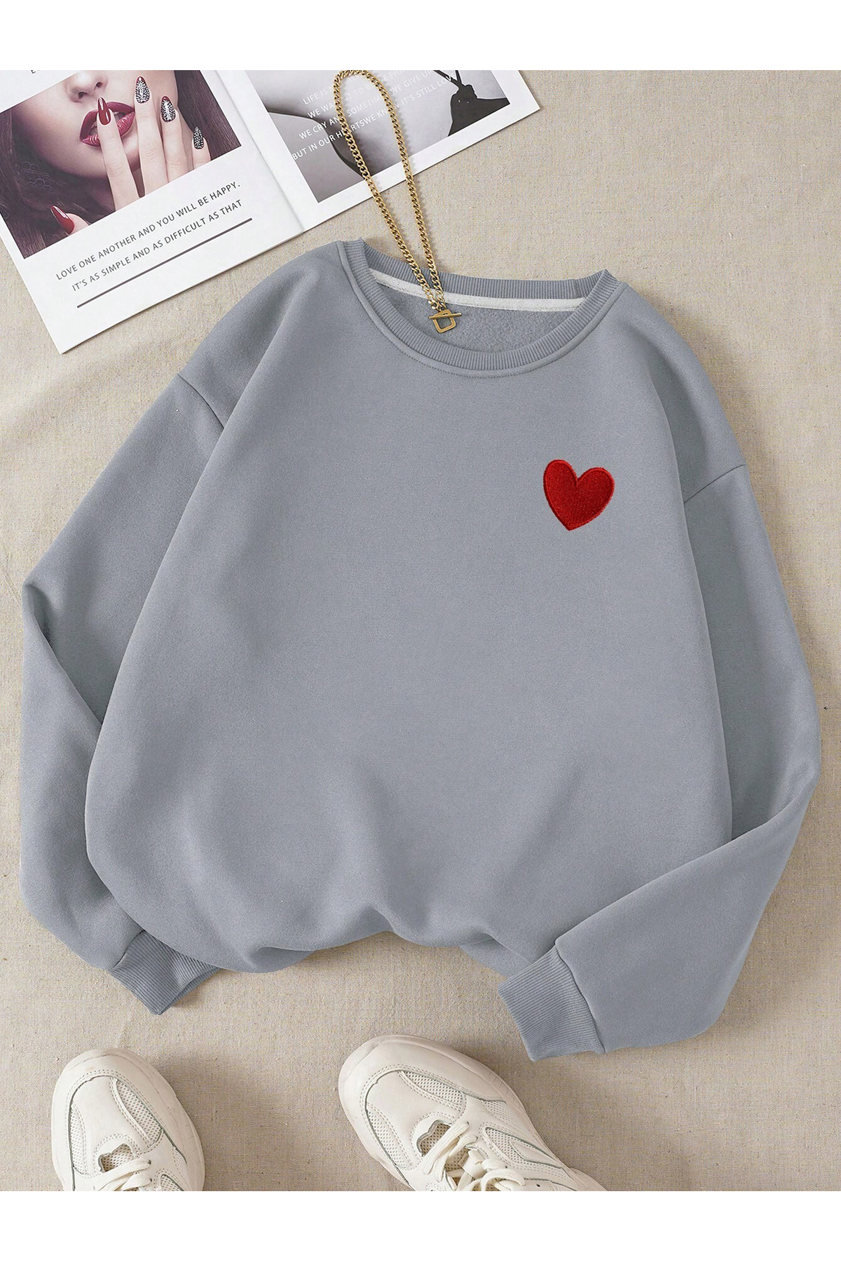 DUBU BUTİK  Kırmızı Minimal Kalp Sweatshirt - Boyamalı Gri Baskılı Oversize Kalın Kışlık Bisiklet Yaka