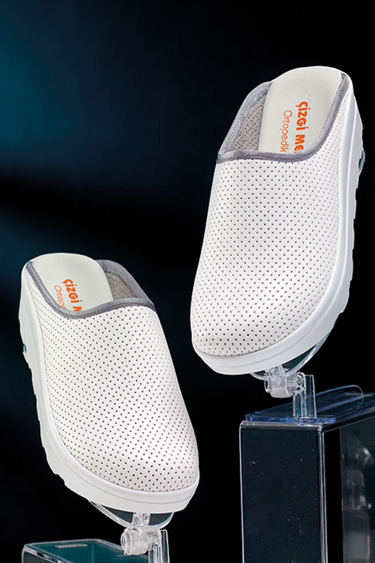 ÇİZGİ MEDİKAL-Fit White Classic Women's Clogs Orthopedic Doctor Nurse Hospital Clogs 1
