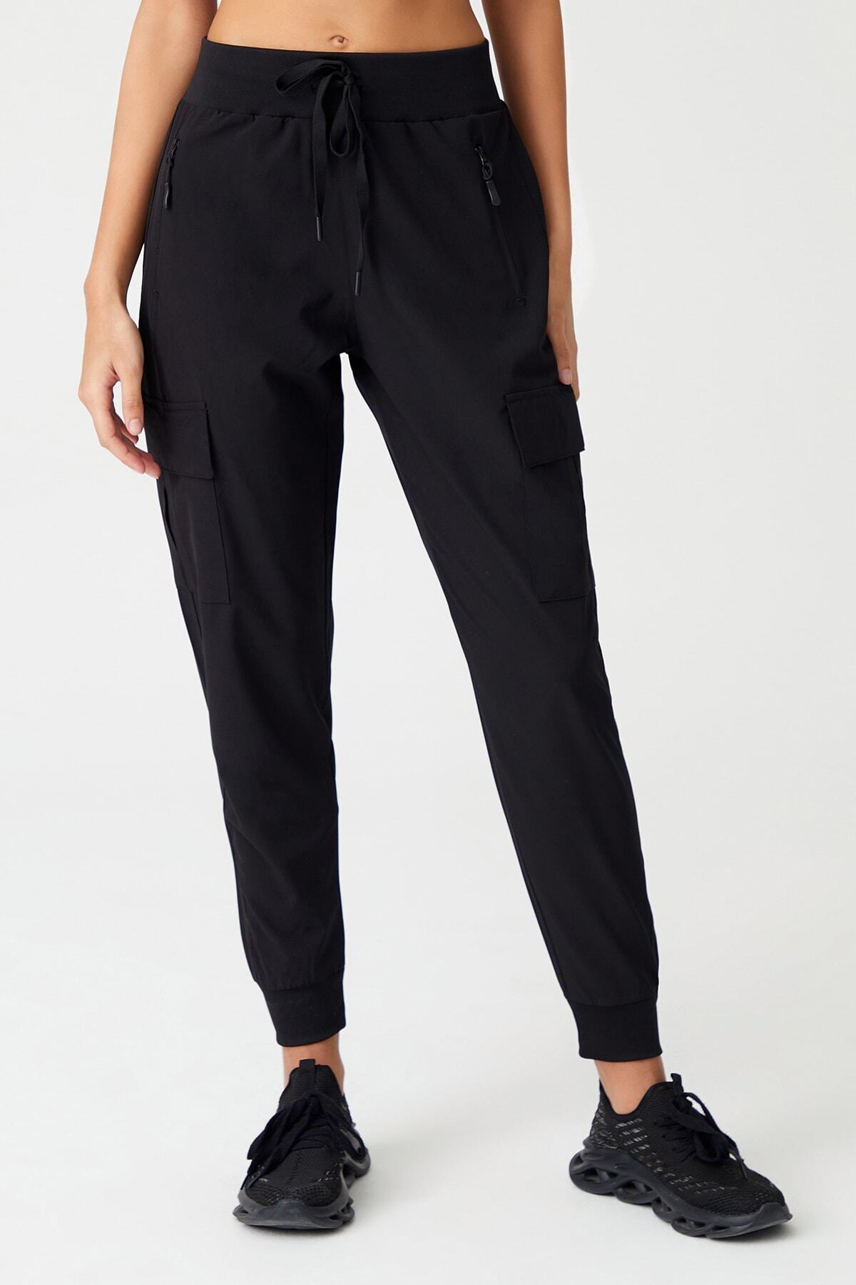 Los Ojos-Schwarze Cargo-Jogginghose für Damen mit Taschen, elastischem Bund und Cargo-Beinen 1
