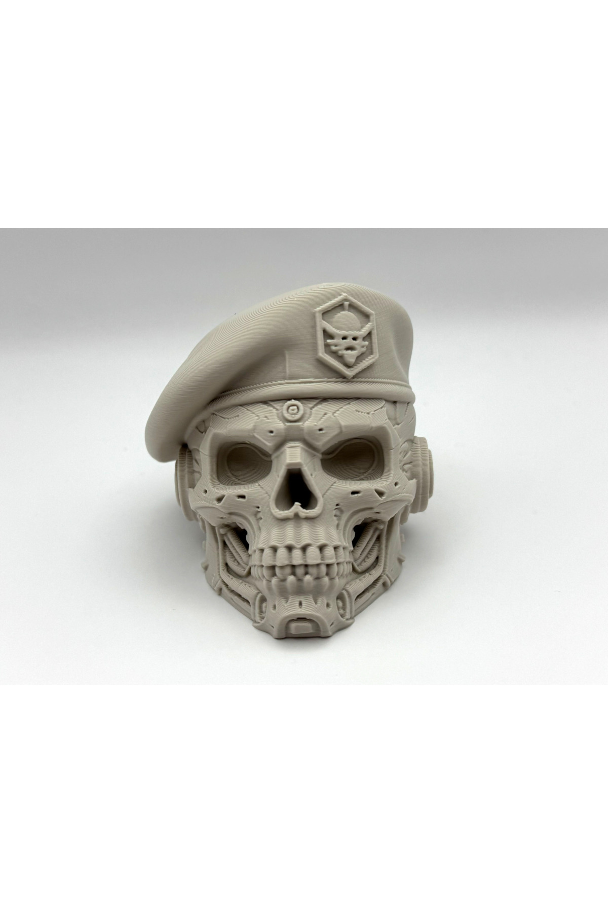 Cyber Asker Şapkalı Kafatası Figürü 10cm | Gotik Dekoratif Masaüstü Objesi