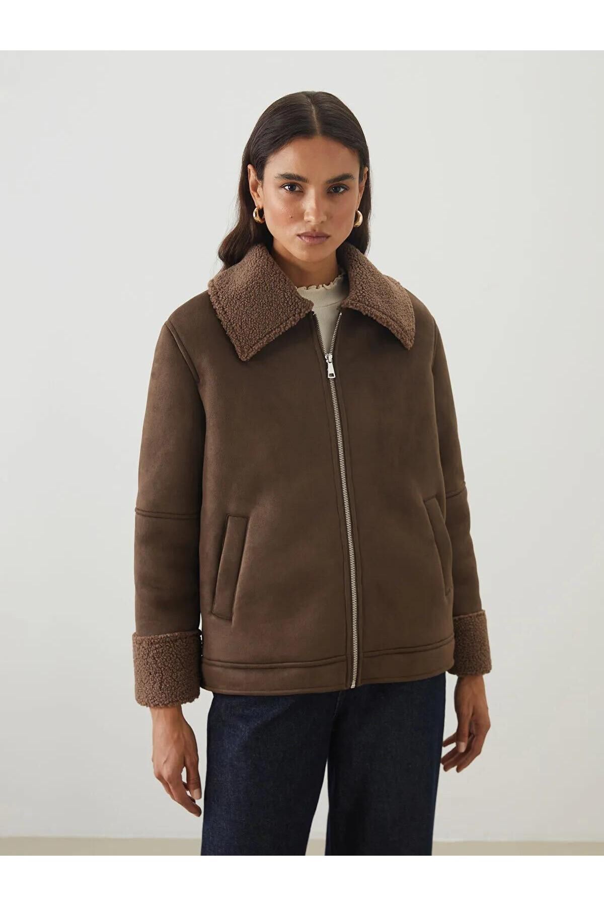 LC Waikiki-LCW Modest Cămașă Guler Oversize Femei Aspect de piele intoarsa (W5) 1