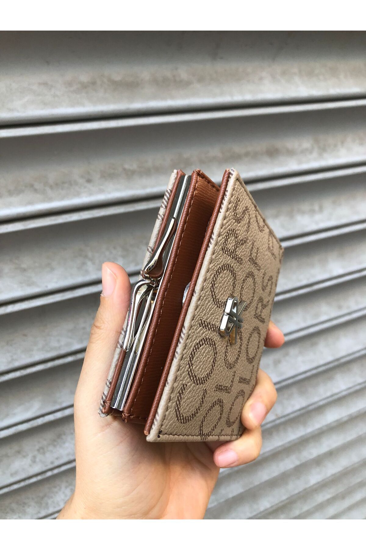 H&D COLLECTİON-Very Stylish Lock Detailed Small Size Wallet with Coin Compartment 8056 6